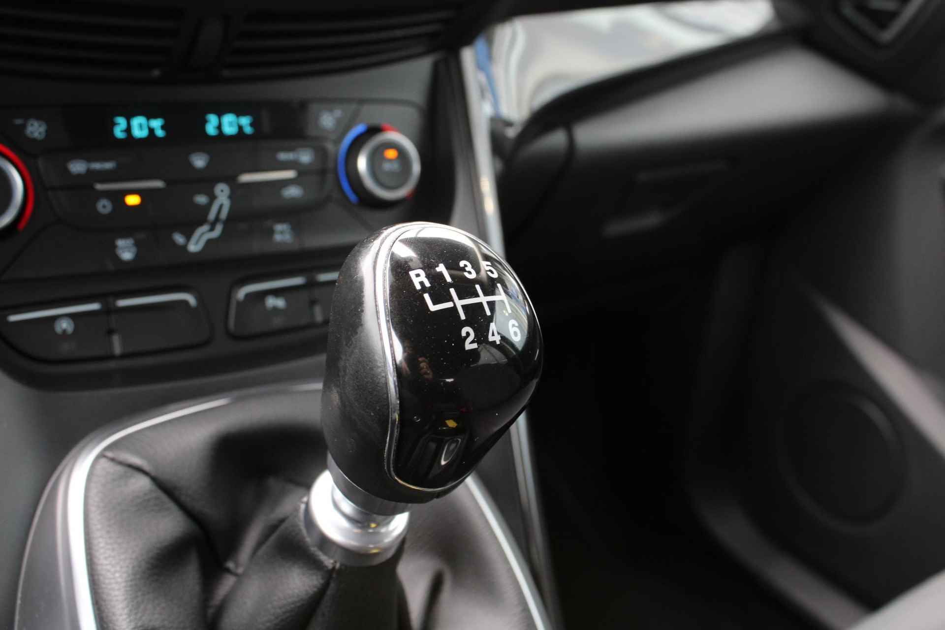 Ford C-Max 1.5 Titanium | Trekhaak | Climate Control | Navigatie | Cruise Control | Parkeersensoren Voor + Achter | - 27/37