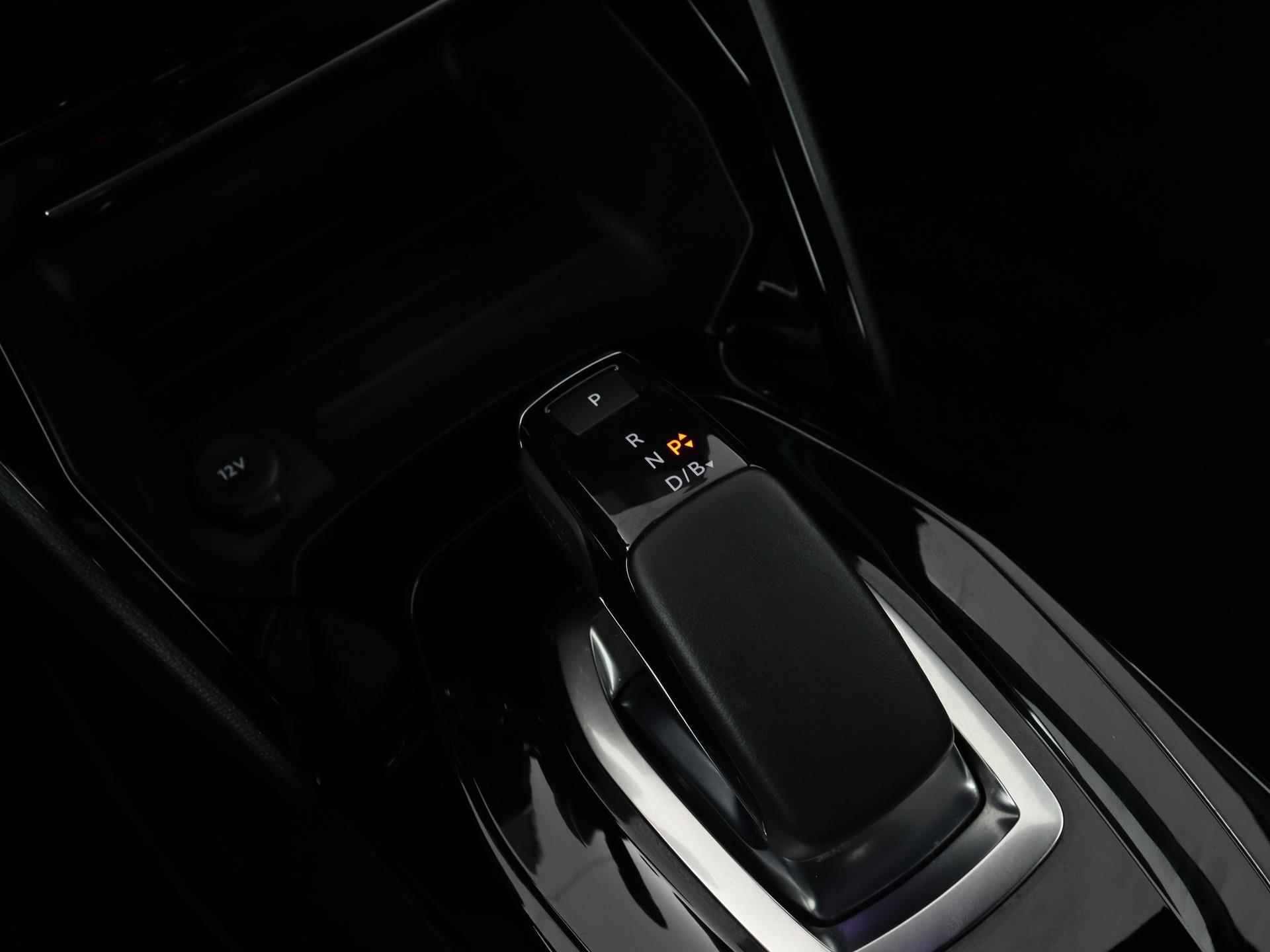 Peugeot e-208 GT 50 kWh 136pk Automaat | Navigatie | 3-fase laden | Panoramadak | Achteruitrijcamera | Stoelverwarming | Full Led koplampen | Leder/Alcantara | Keyless | Climate Control | Adaptieve Cruise Control | 3D Cockpit | Apple Carplay | Dodehoeksensor | 17" lichtmetalen velgen | - 28/41