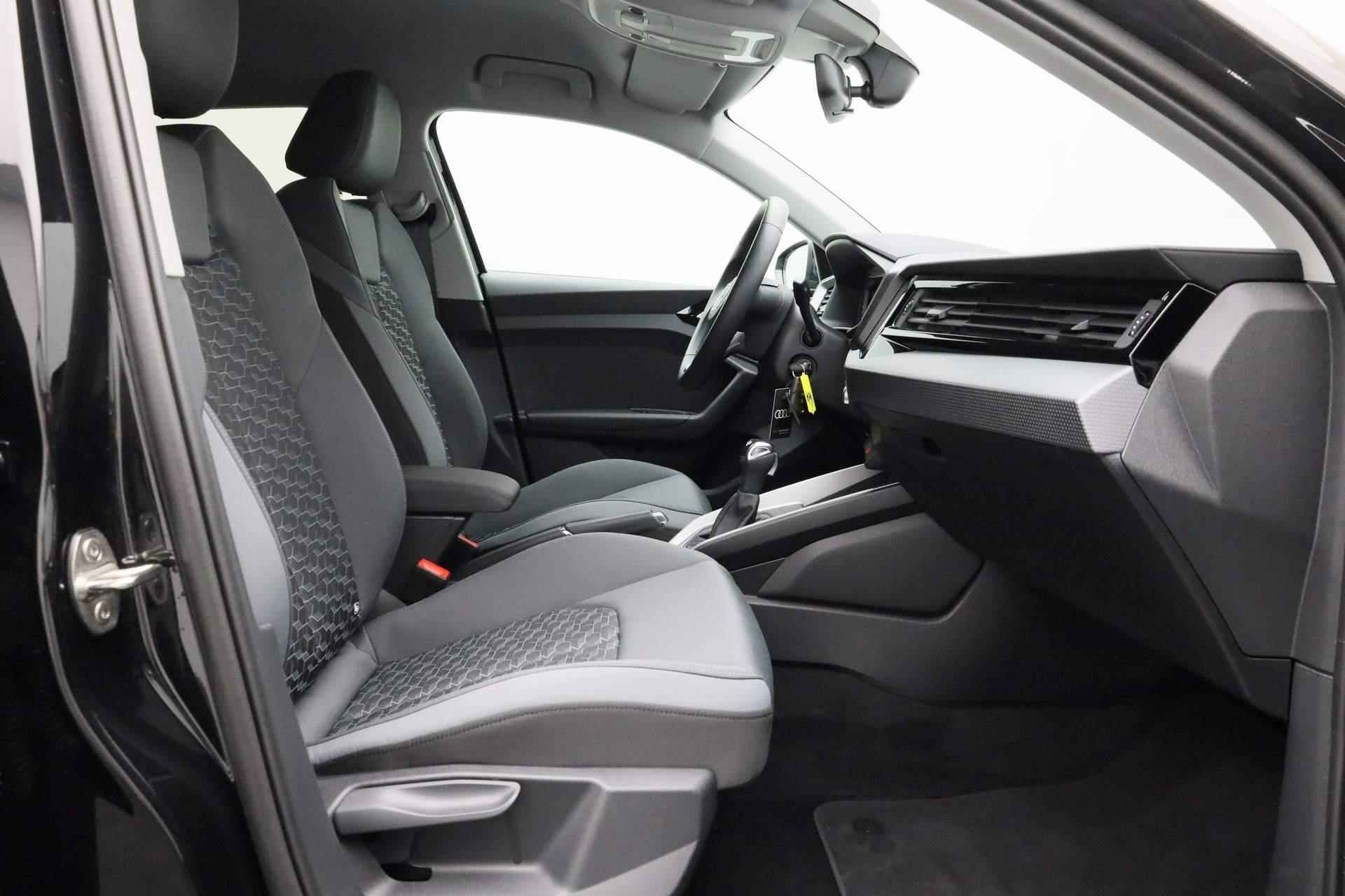 Audi A1 allstreet 35 TFSI 150PK S-tronic Advanced edition | LED | Navi | ACC | 17 inch | Zwart optiek | Stoelverwarming | Parkeersensoren voor/achter - 35/39