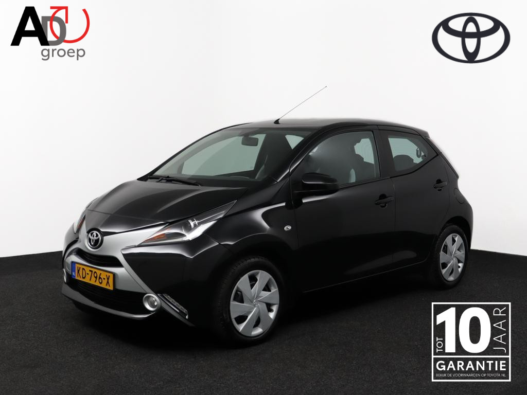 Toyota Aygo 1.0 VVT-i x-play | Navigatie | Airco | Camera achter | Bluetooth | Parkeersensoren achter |