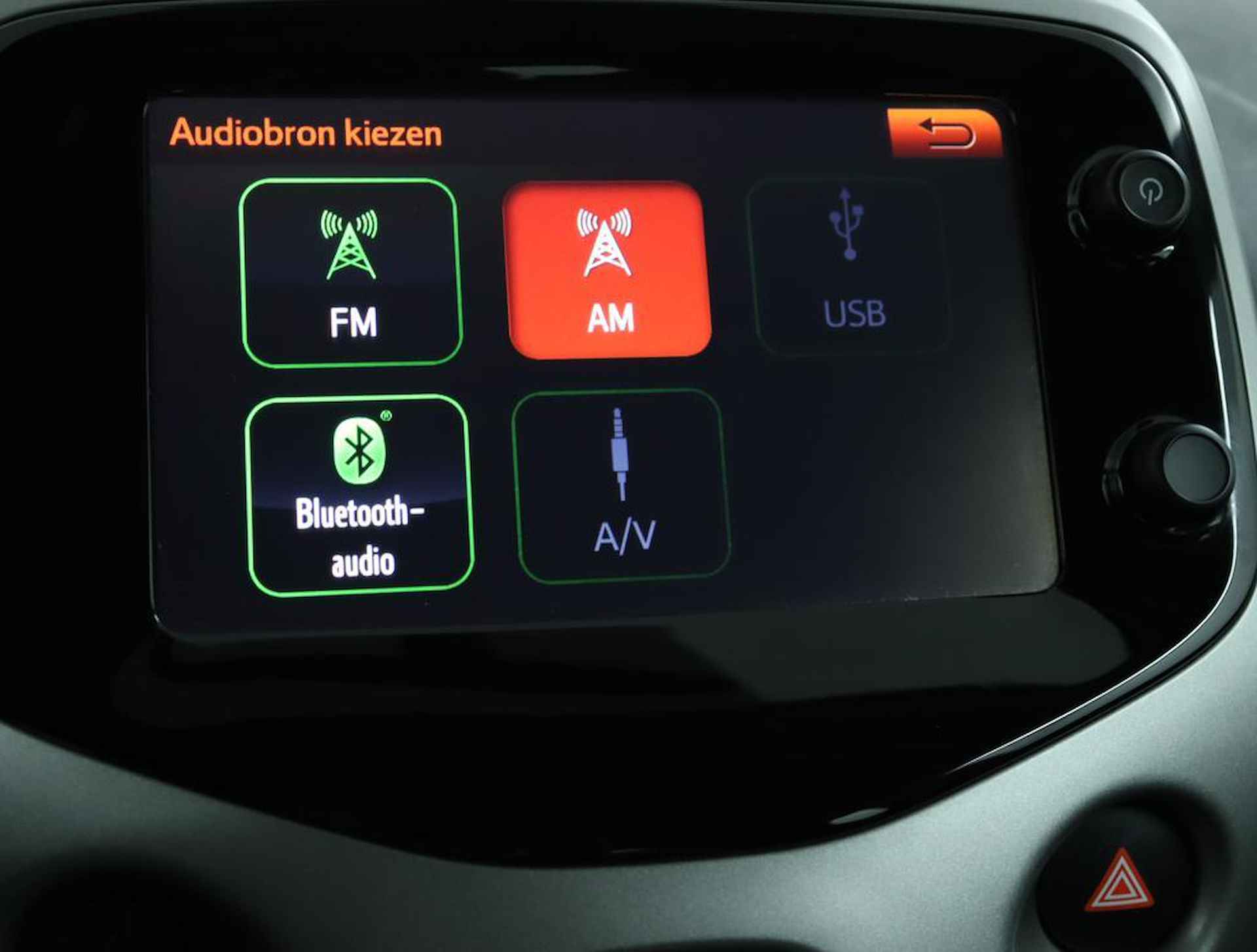 Toyota Aygo 1.0 VVT-i x-play | Navigatie | Airco | Camera achter | Bluetooth | Parkeersensoren achter | - 43/53