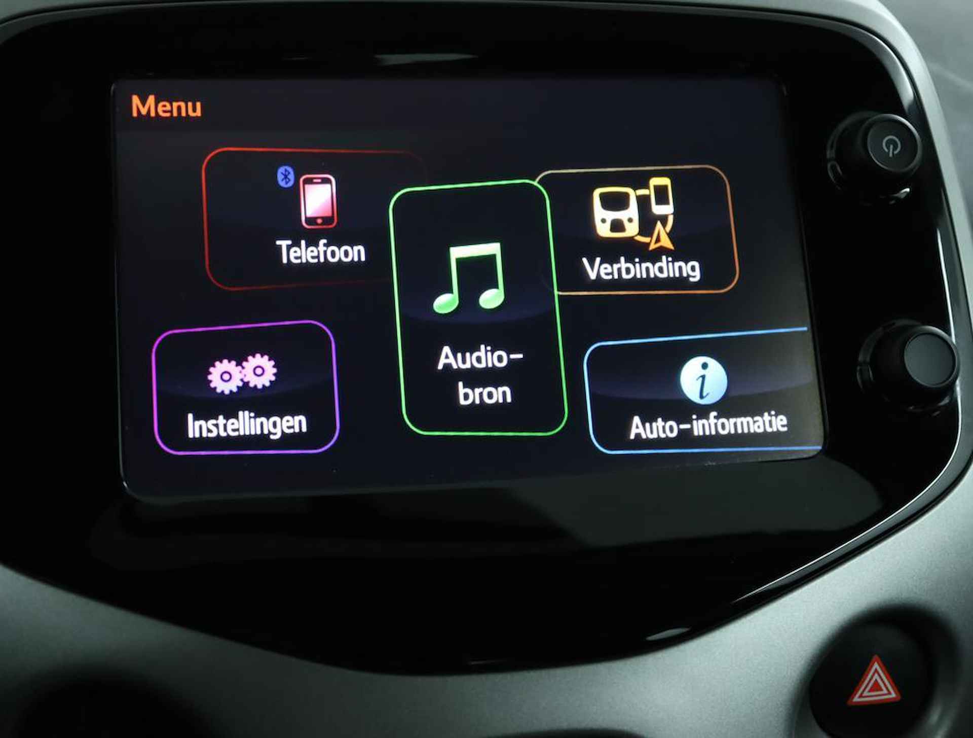 Toyota Aygo 1.0 VVT-i x-play | Navigatie | Airco | Camera achter | Bluetooth | Parkeersensoren achter | - 44/53