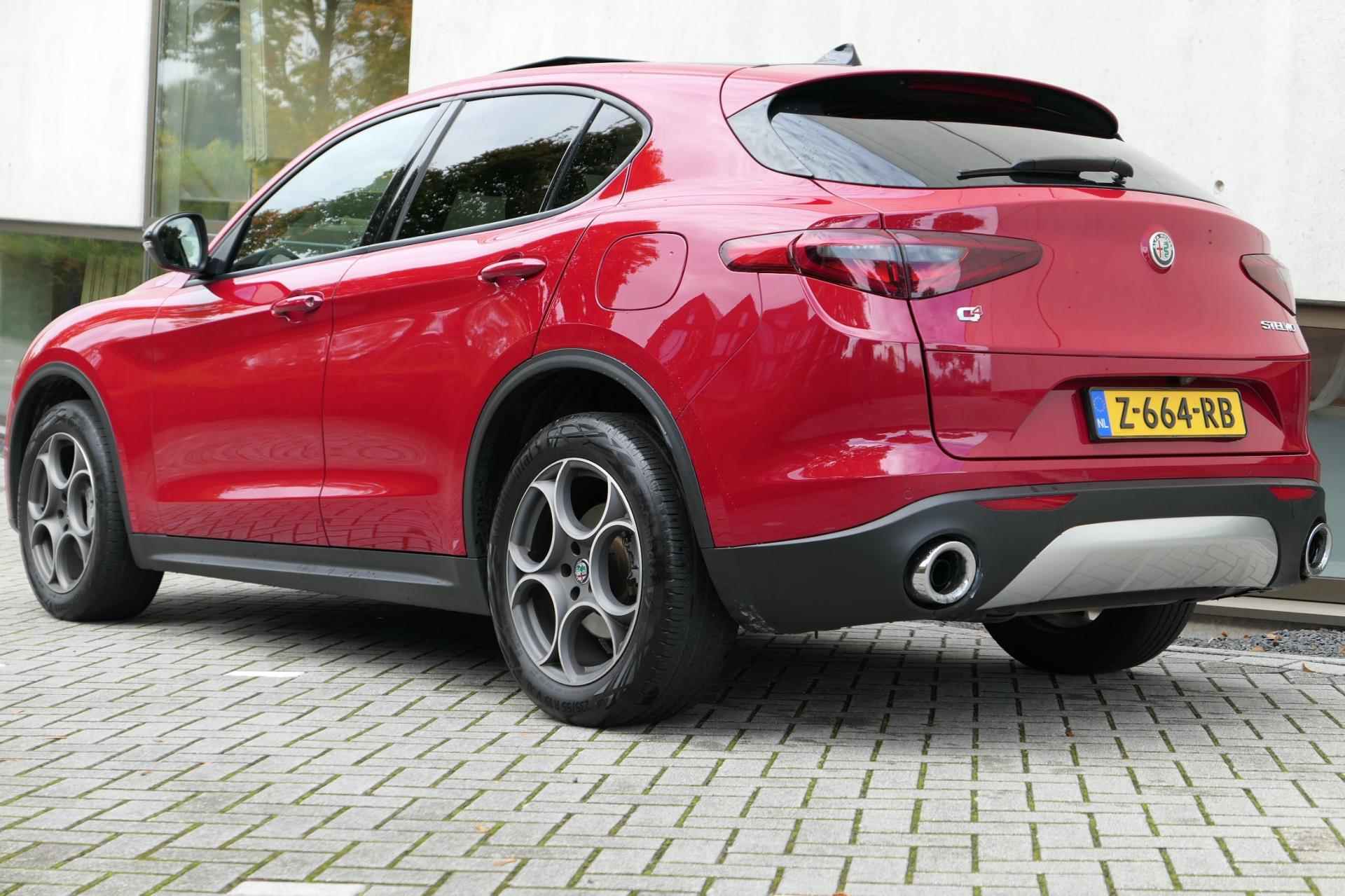 Alfa Romeo STELVIO 2.0 T AWD Super 300pk Automaat Leder Cruise Panodak Navi - 2/27