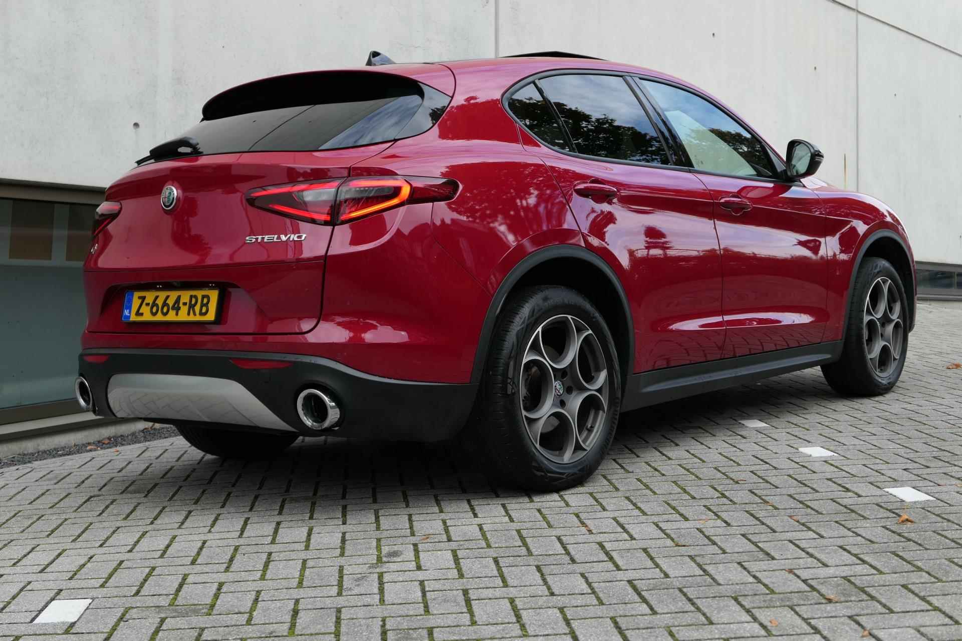 Alfa Romeo STELVIO 2.0 T AWD Super 300pk Automaat Leder Cruise Panodak Navi - 3/27