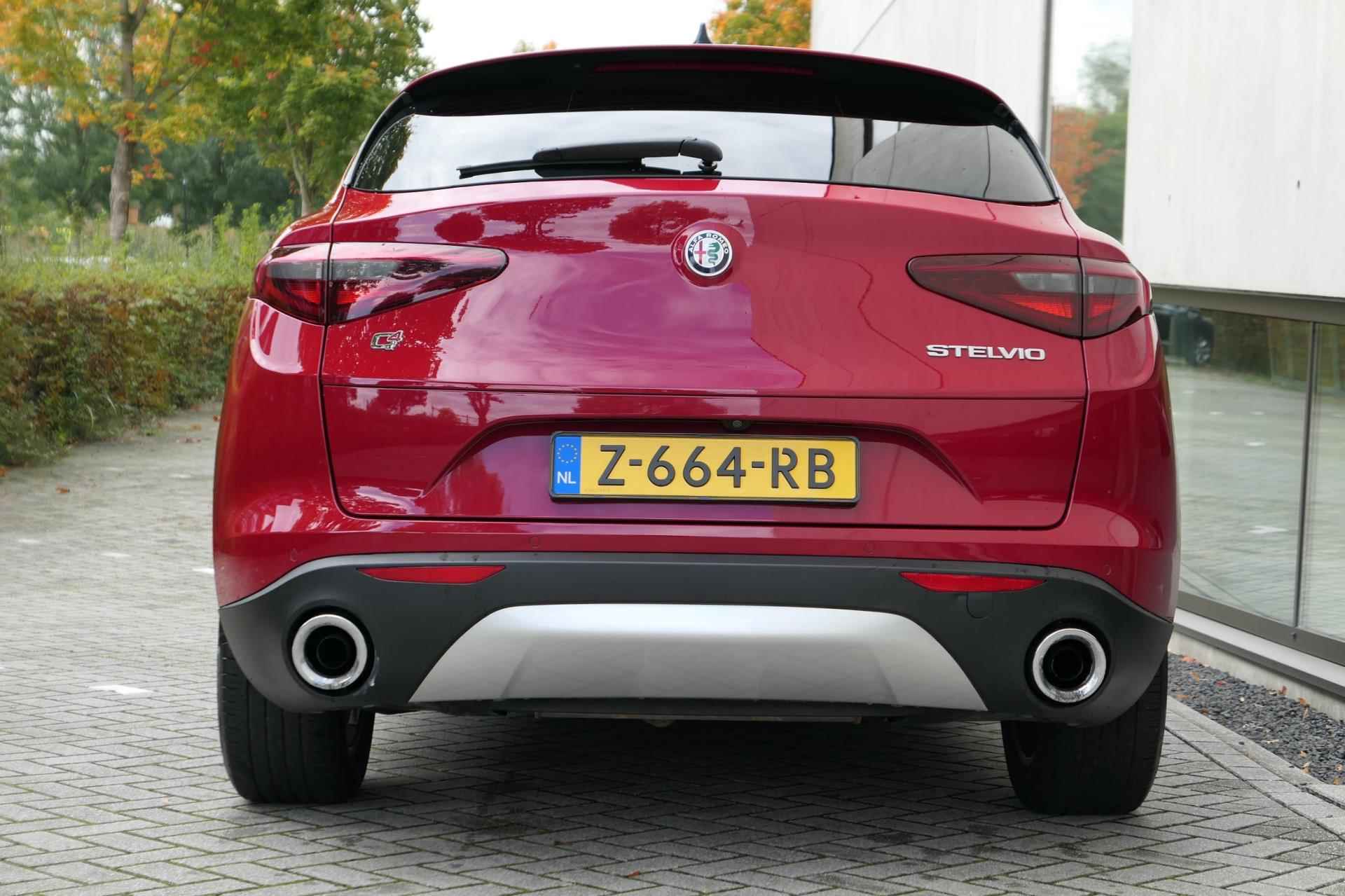 Alfa Romeo STELVIO 2.0 T AWD Super 300pk Automaat Leder Cruise Panodak Navi - 24/27