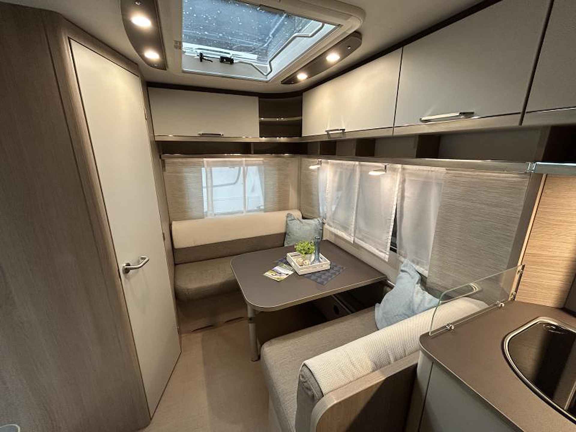 Bürstner Premio 395 TS COMPACTE CARAVAN! - 5/14