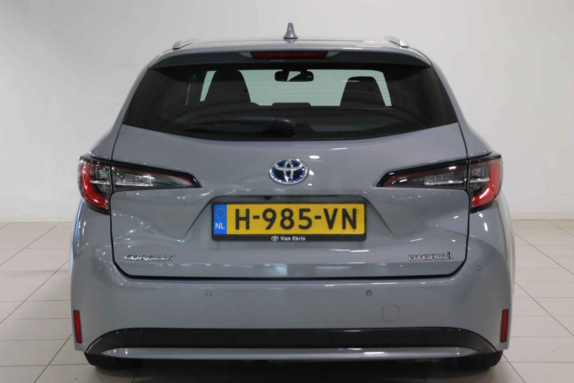 Toyota Corolla Touring Sports 1.8 Hybrid Active, Apple Carplay & Android Auto, Parkeersensoren voor en achter, Trekhaak, Dealer onderhouden! - 4/43