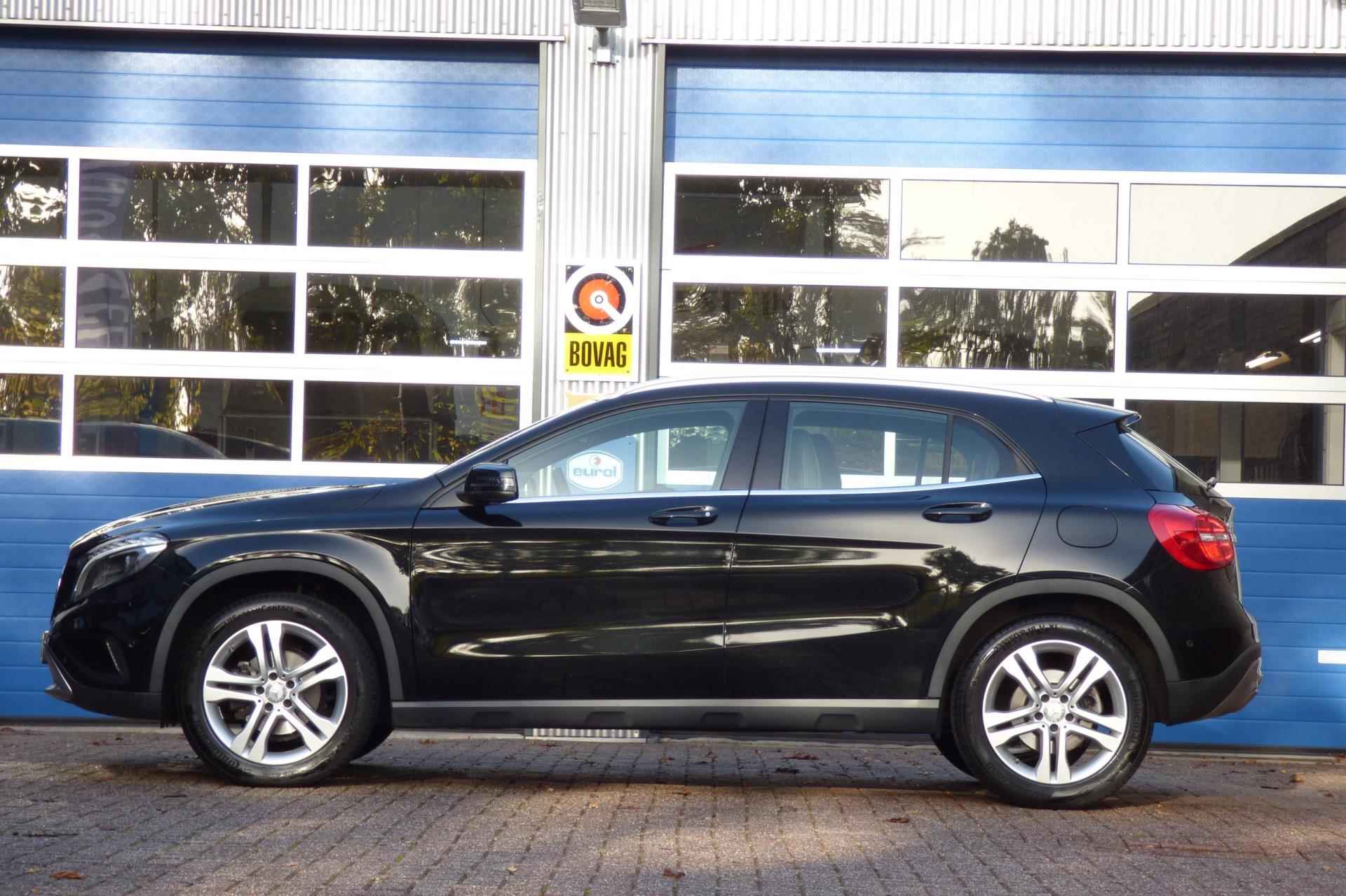 Mercedes-Benz GLA-klasse 180 Ambition - 2/27