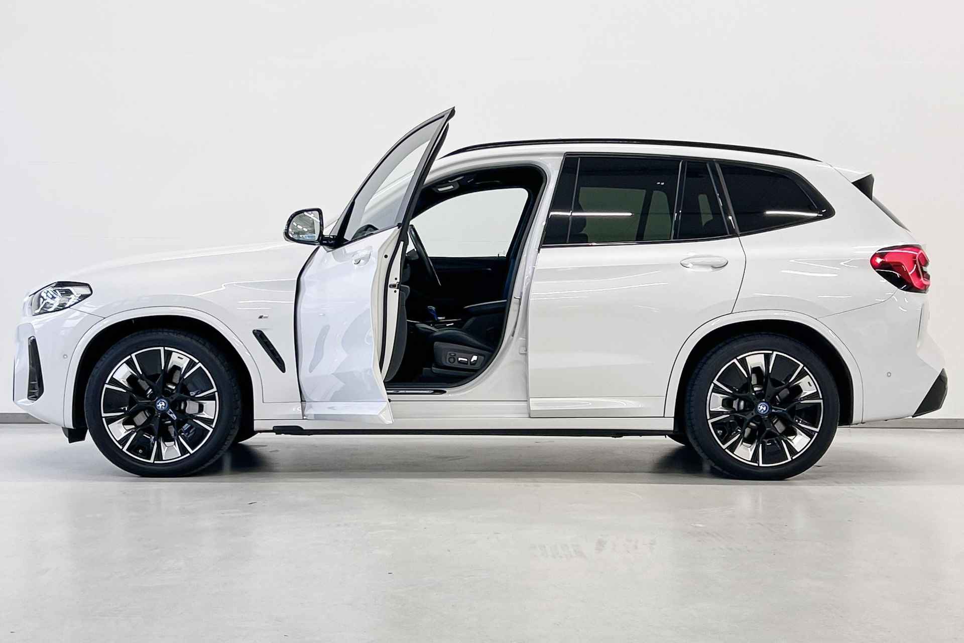 BMW iX3 High Executive M Sportpakket - 22/23