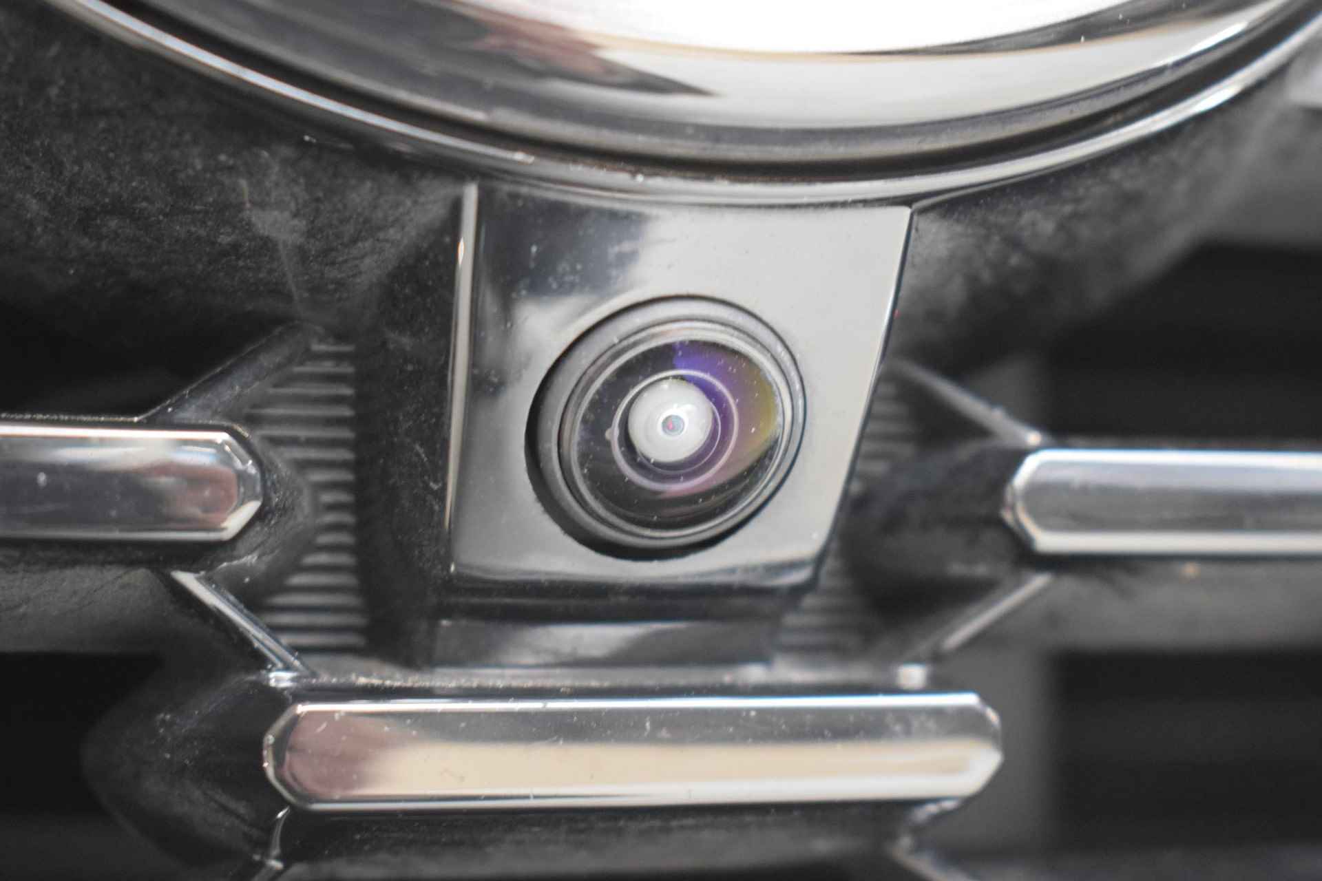 Nissan Qashqai 1.3 MHEV Xtronic N-Connecta | Panorama dak | 360-Camera | Parkeersensoren | Dodehoek detectie | Navigatie | Adaptive cruise control | Keyless entry | Automatische regen/lichtsensor | - 5/56