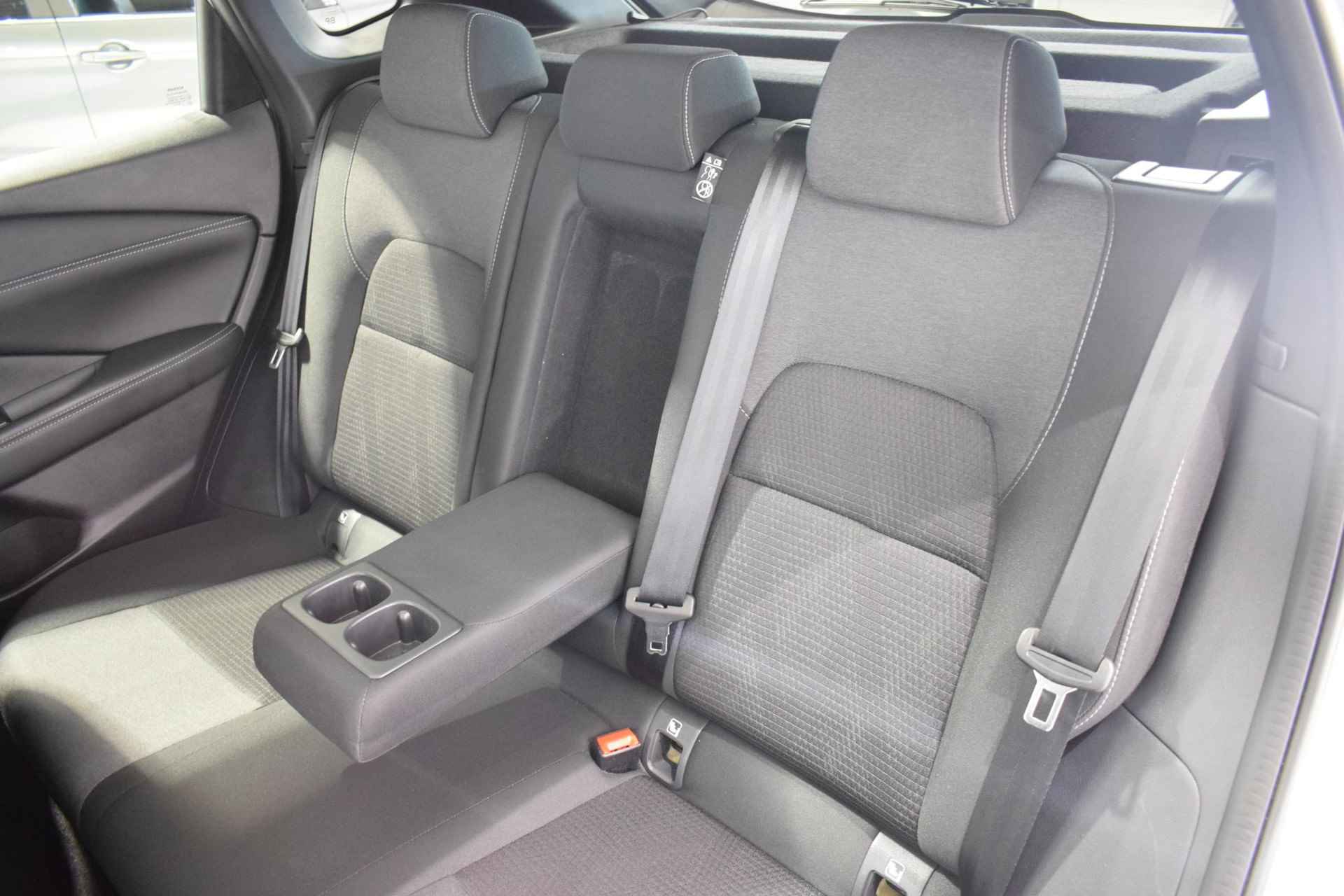 Nissan Qashqai 1.3 MHEV Xtronic N-Connecta | Panorama dak | 360-Camera | Parkeersensoren | Dodehoek detectie | Navigatie | Adaptive cruise control | Keyless entry | Automatische regen/lichtsensor | - 28/56