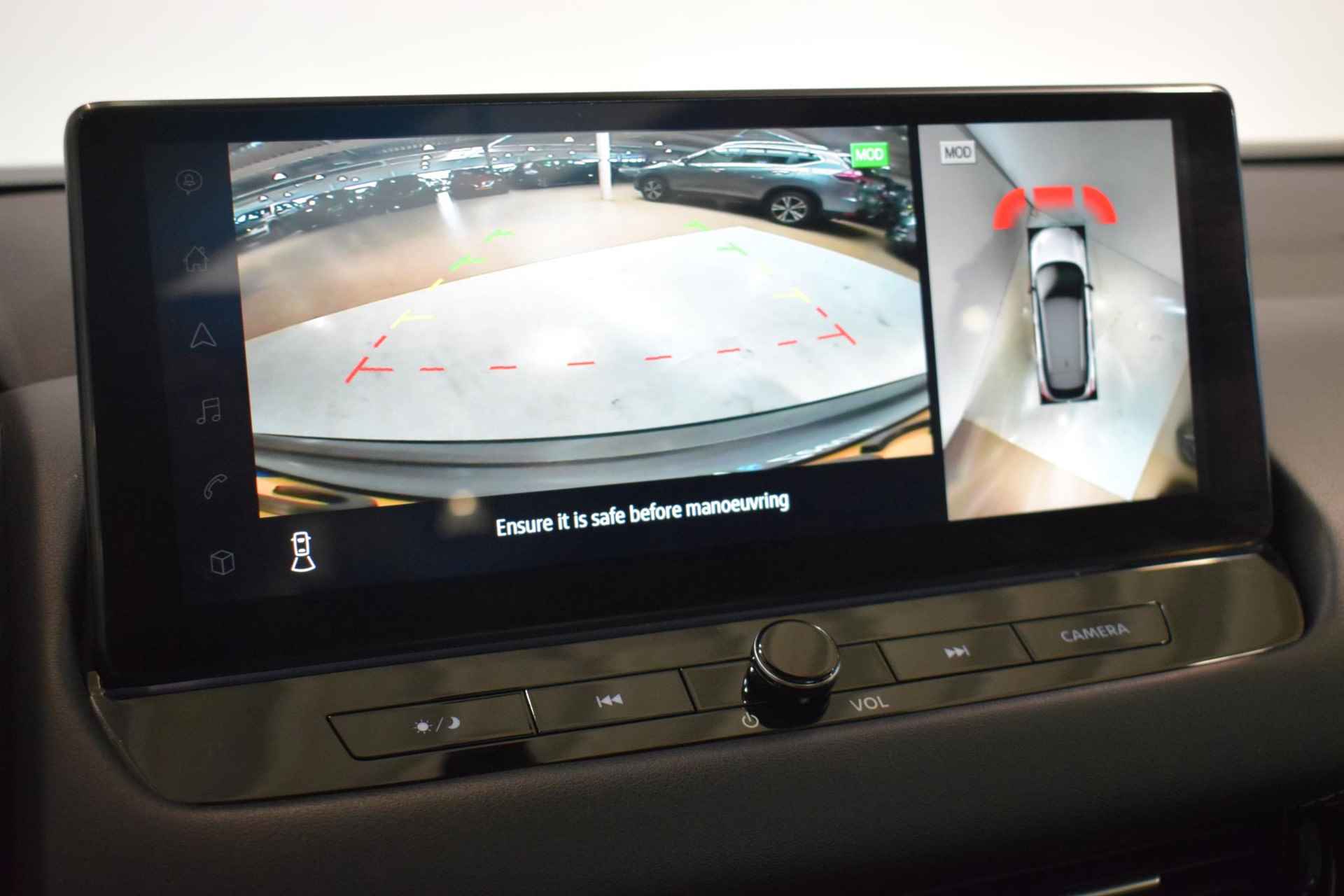 Nissan Qashqai 1.3 MHEV Xtronic N-Connecta | Panorama dak | 360-Camera | Parkeersensoren | Dodehoek detectie | Navigatie | Adaptive cruise control | Keyless entry | Automatische regen/lichtsensor | - 41/56