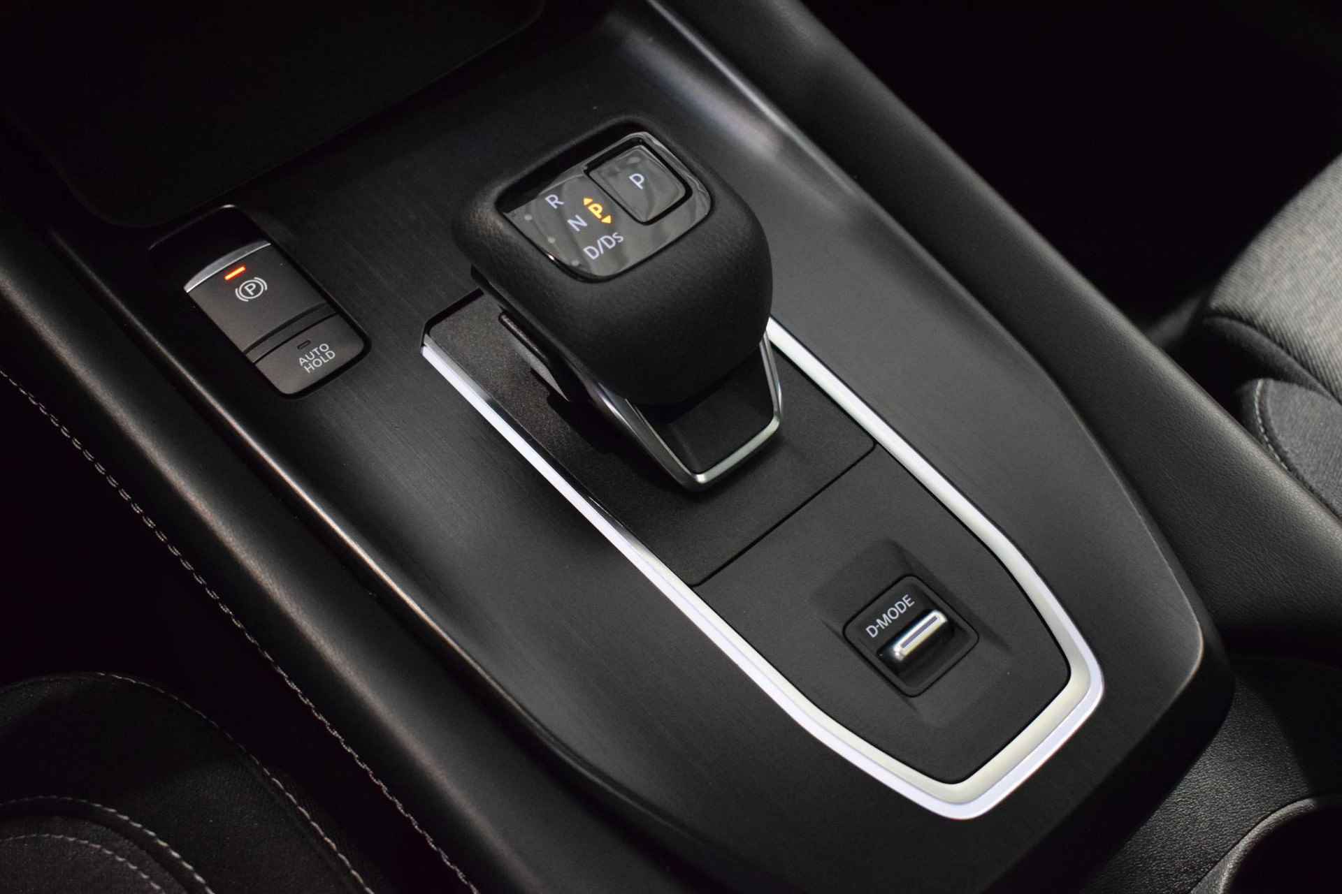 Nissan Qashqai 1.3 MHEV Xtronic N-Connecta | Panorama dak | 360-Camera | Parkeersensoren | Dodehoek detectie | Navigatie | Adaptive cruise control | Keyless entry | Automatische regen/lichtsensor | - 44/56