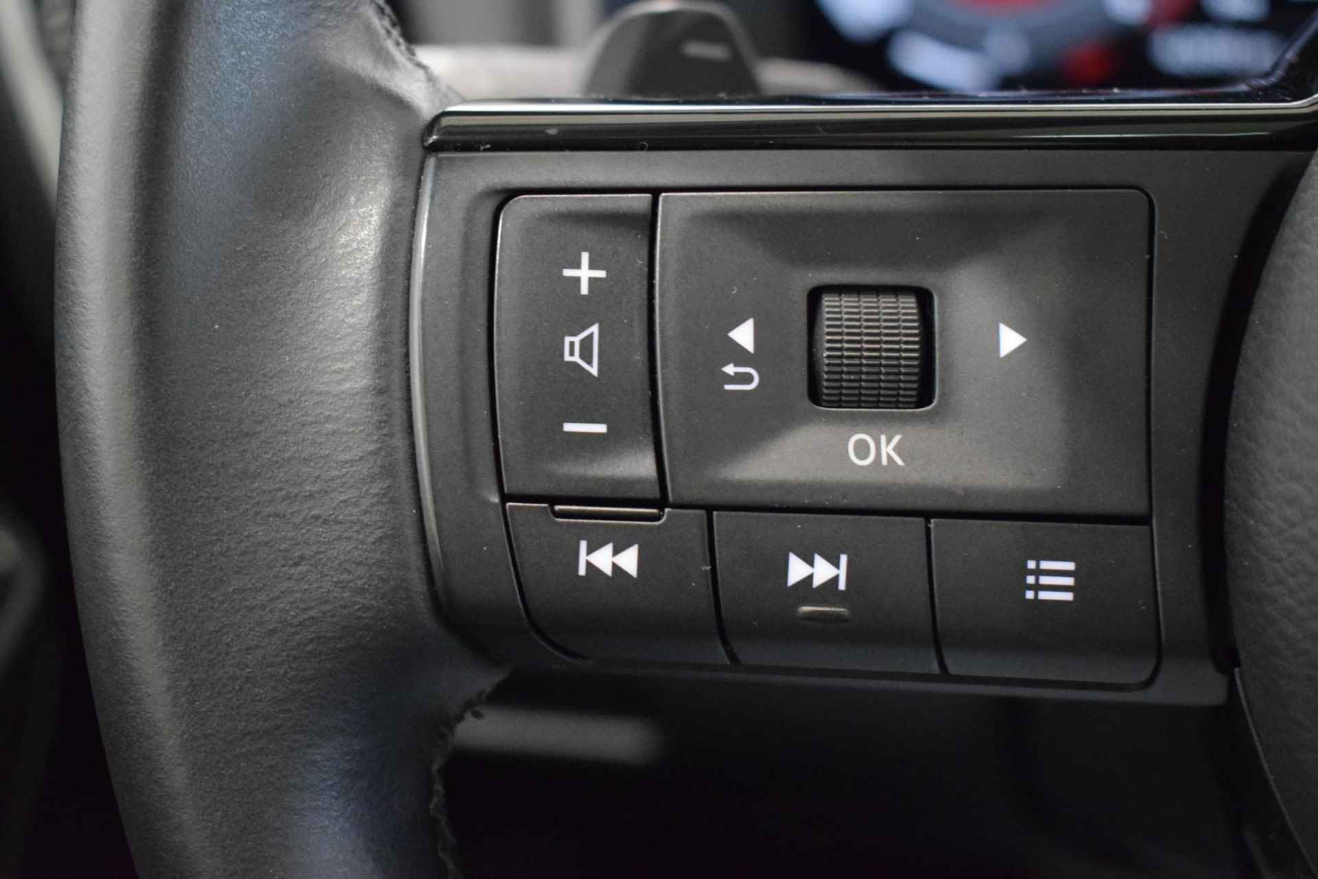 Nissan Qashqai 1.3 MHEV Xtronic N-Connecta | Panorama dak | 360-Camera | Parkeersensoren | Dodehoek detectie | Navigatie | Adaptive cruise control | Keyless entry | Automatische regen/lichtsensor | - 47/56