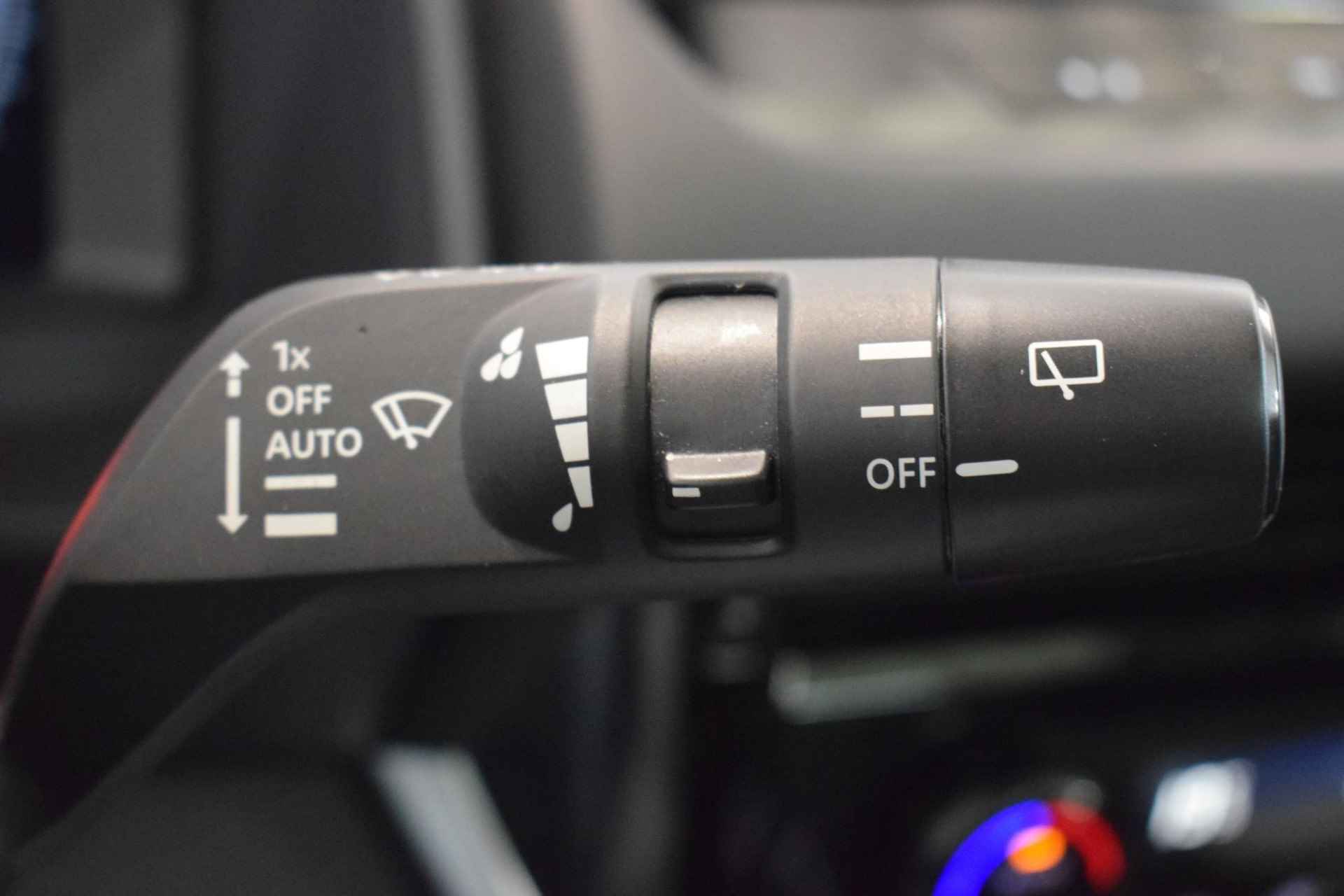 Nissan Qashqai 1.3 MHEV Xtronic N-Connecta | Panorama dak | 360-Camera | Parkeersensoren | Dodehoek detectie | Navigatie | Adaptive cruise control | Keyless entry | Automatische regen/lichtsensor | - 50/56