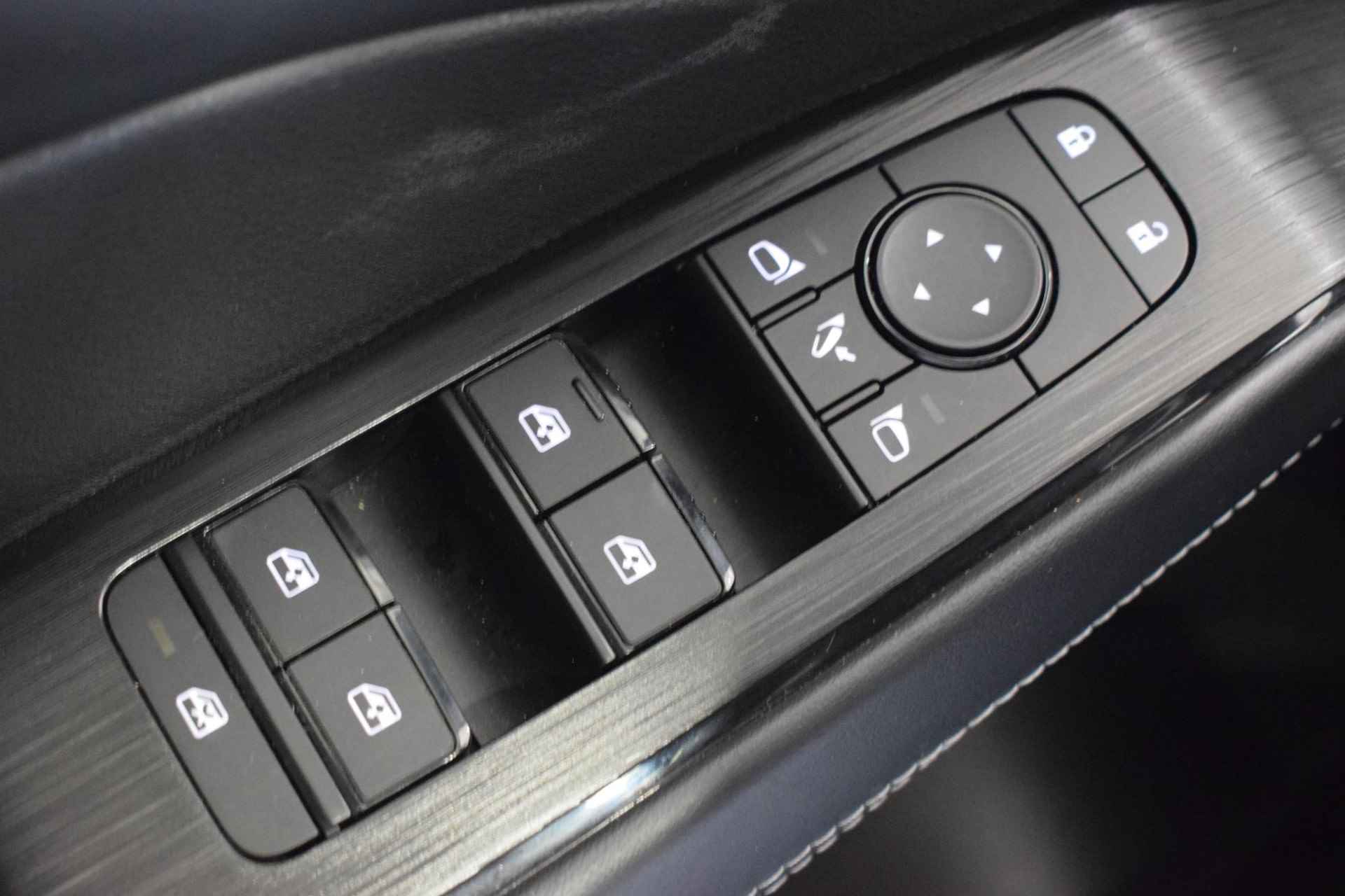 Nissan Qashqai 1.3 MHEV Xtronic N-Connecta | Panorama dak | 360-Camera | Parkeersensoren | Dodehoek detectie | Navigatie | Adaptive cruise control | Keyless entry | Automatische regen/lichtsensor | - 51/56