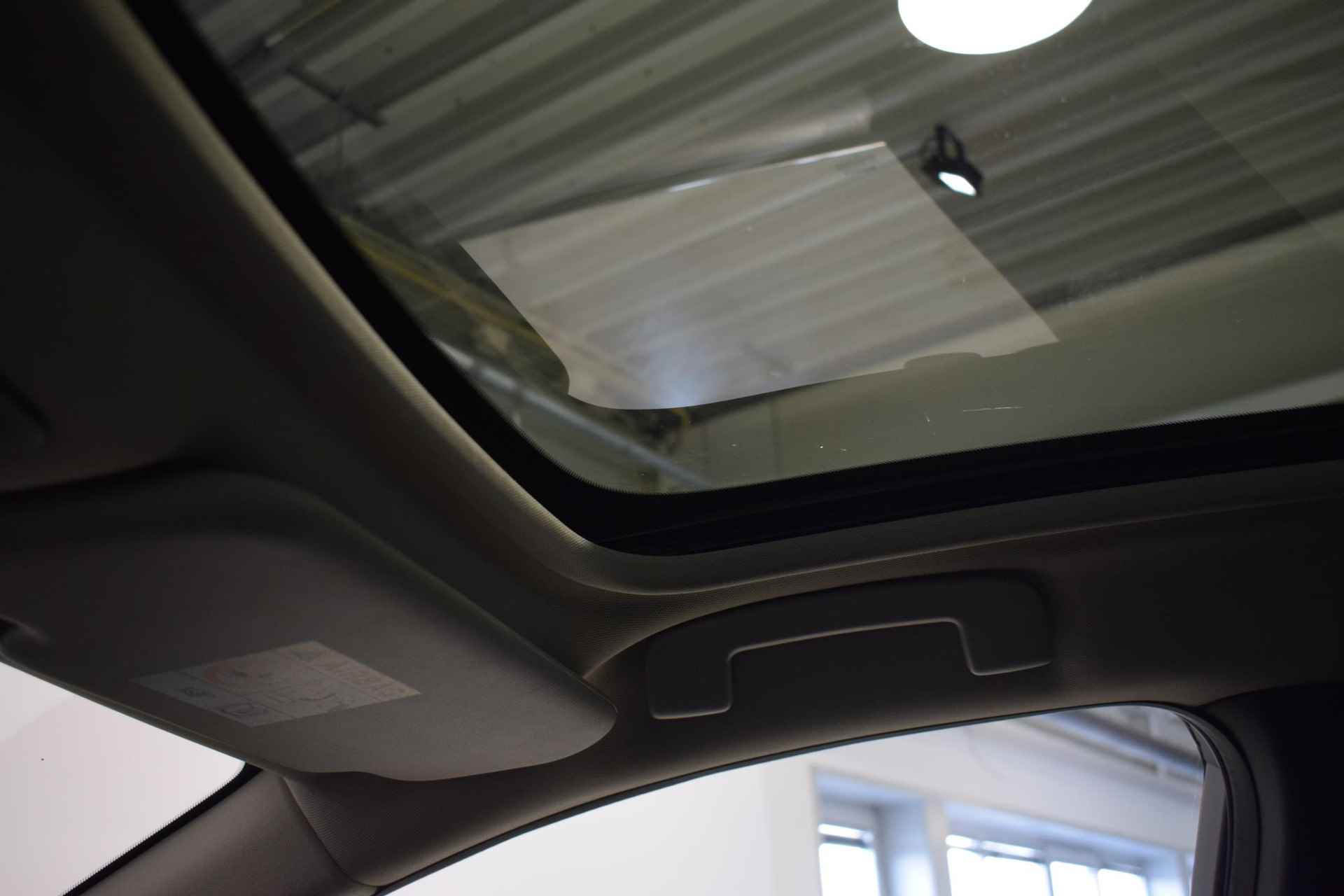 Nissan Qashqai 1.3 MHEV Xtronic N-Connecta | Panorama dak | 360-Camera | Parkeersensoren | Dodehoek detectie | Navigatie | Adaptive cruise control | Keyless entry | Automatische regen/lichtsensor | - 54/56