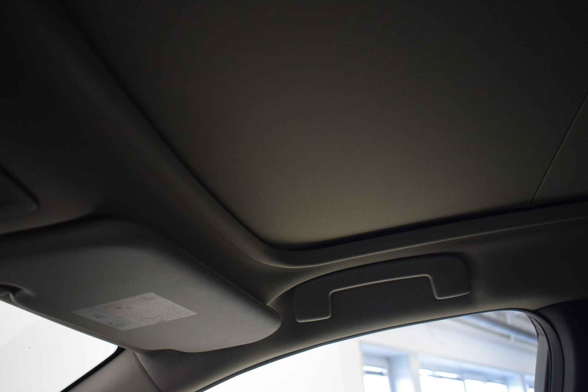 Nissan Qashqai 1.3 MHEV Xtronic N-Connecta | Panorama dak | 360-Camera | Parkeersensoren | Dodehoek detectie | Navigatie | Adaptive cruise control | Keyless entry | Automatische regen/lichtsensor | - 55/56