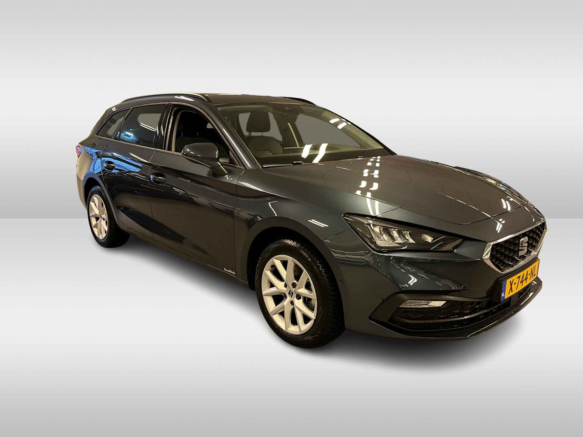 SEAT Leon Sportstourer 1.0 eTSI Style Business Intense | Navigatie | Getint glas achter | Parkeersensoren V+A - 4/16