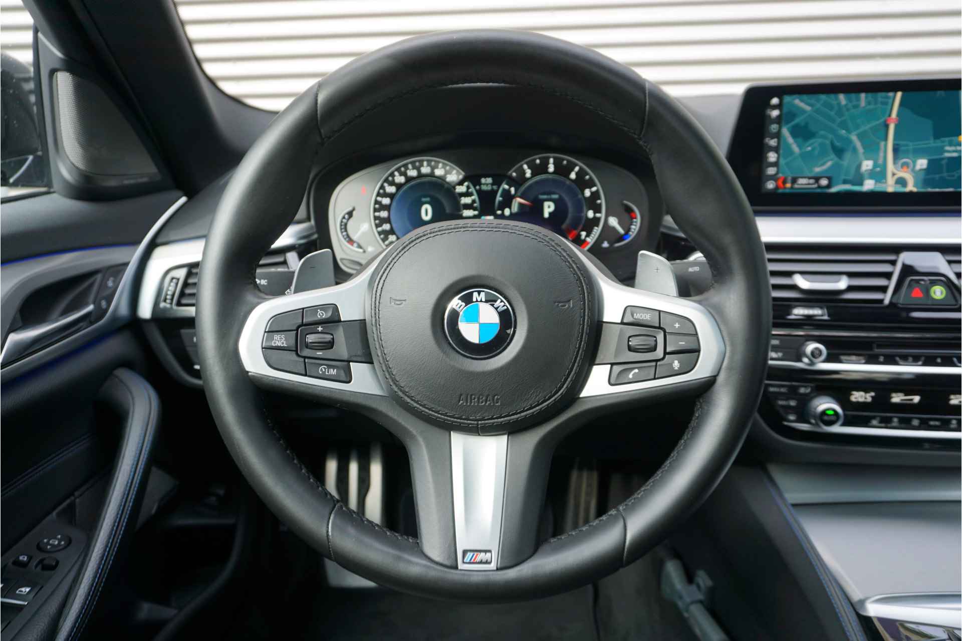 BMW 5 Serie Sedan 530i Aut. High Executive / M Sportpakket / Panoramadak / Harman Kardon / 19" LMV / Head-Up Display / Soft Close - 7/36