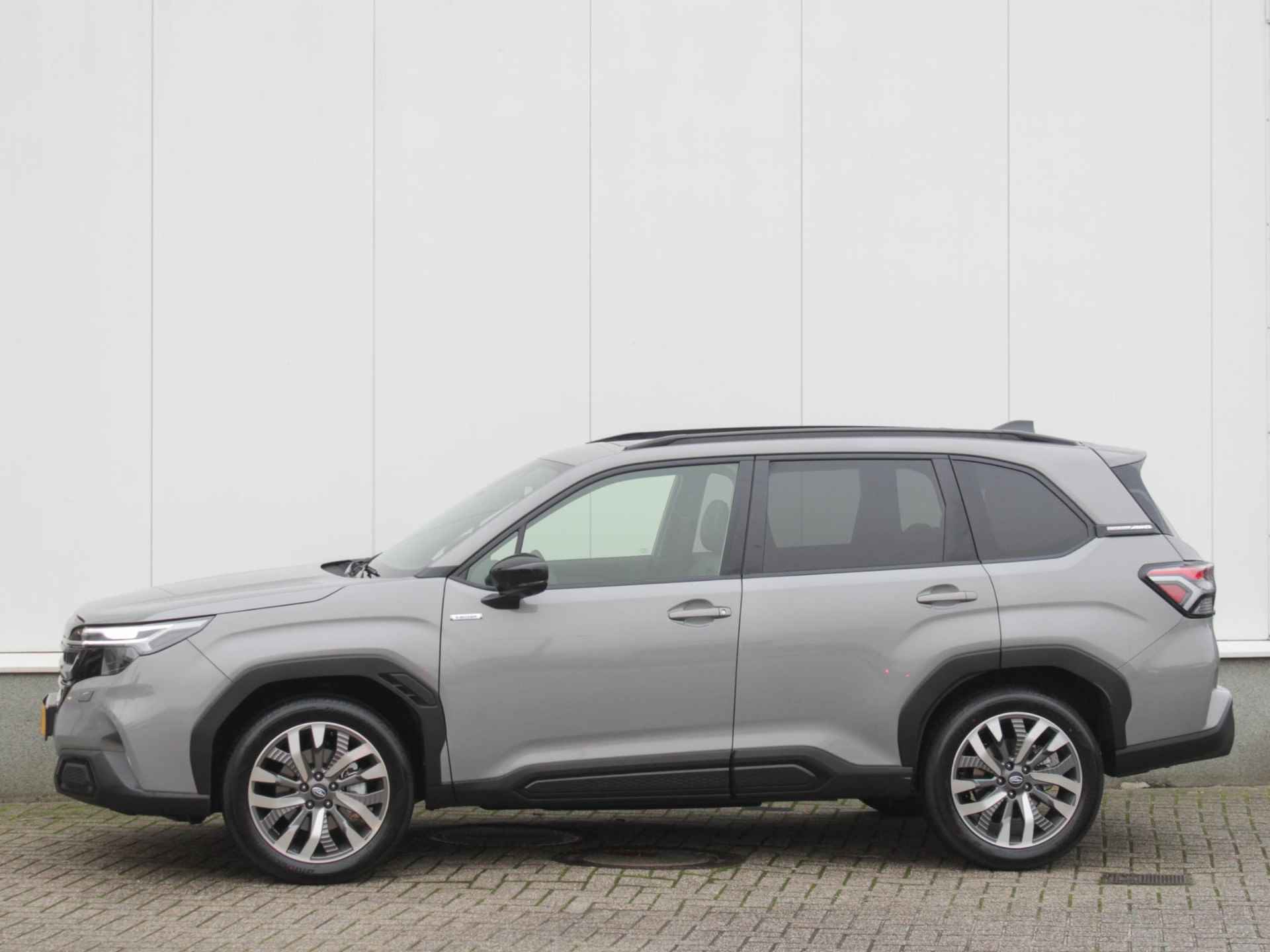 Subaru Forester 2.0i e-BOXER First Edition | Nieuw Model | Navi | Leder | Panodak | Lm-Velgen - 2/35