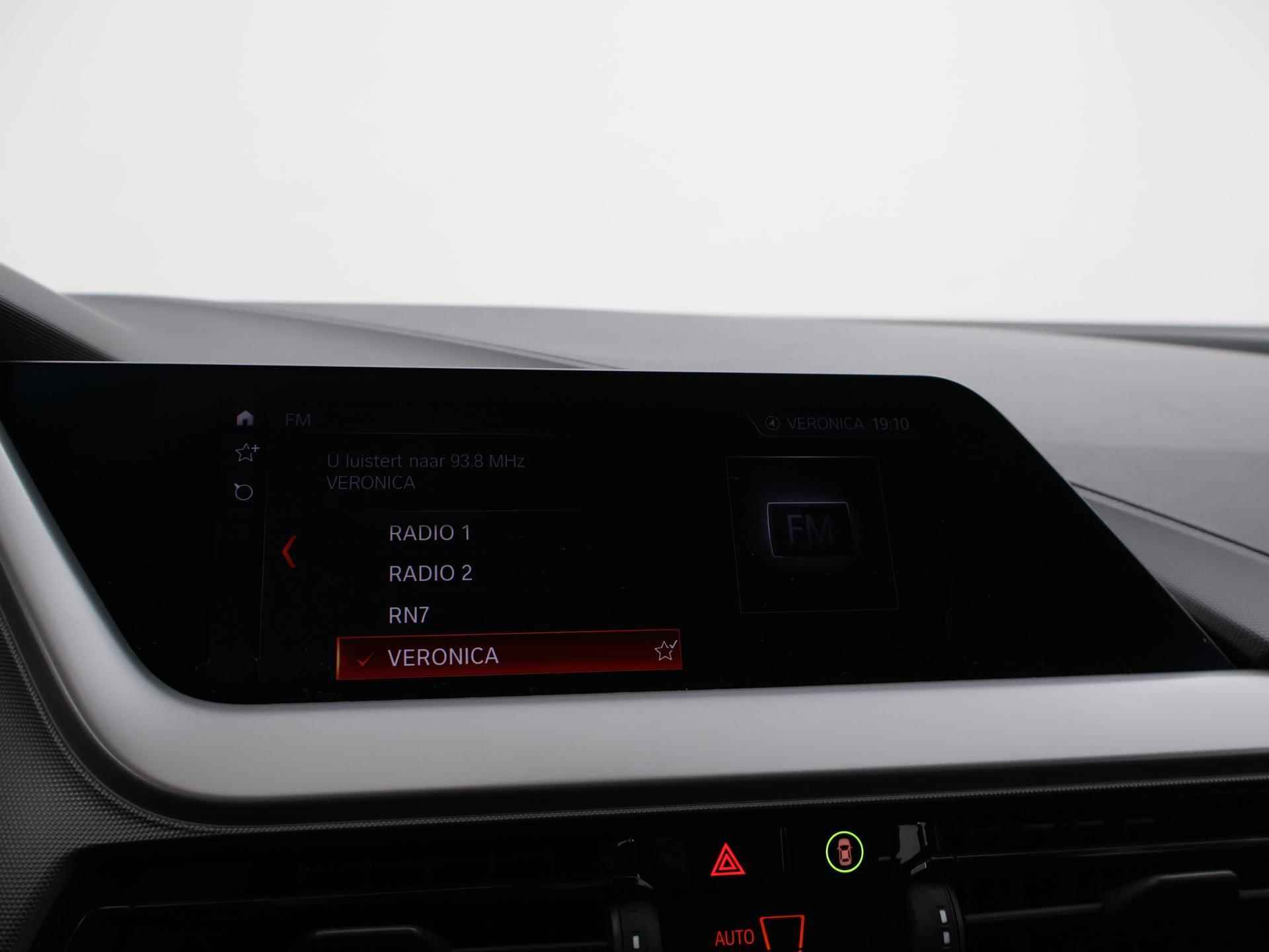 BMW 1-serie 116d DIESEL NIEUW MODEL + APPLE CARPLAY / NAVIGATIE - 35/48