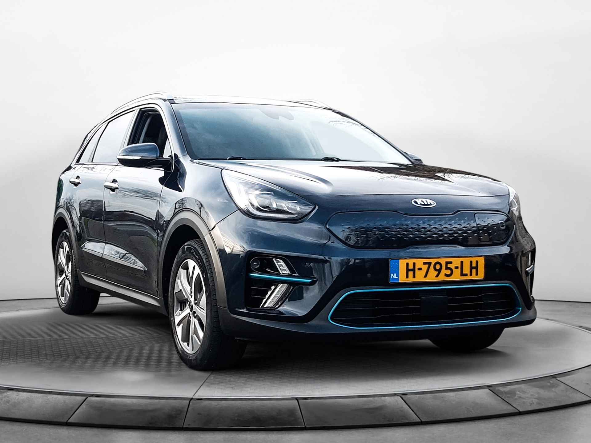 Kia e-Niro ExecutiveLine 64 kWh (204 PK) 1e-Eig. KIA-Dealer-Onderh. BOVAG-Garantie. NL-Auto. Leer, Navigatie/Apple-Carplay/Android-Auto, Adaptive-Cruisecontrol, Keyless-Entry/Start, Parkeersensoren-V+A, Achteruitrijcamera, Premium-A DAB, Voorstoelen-Gevent., Stoelverwarming-V+A, Stuurverwarming, Licht-Zicht-Pakket, Lm-Velgen-17Inch, Privacy-Glas - 10/43