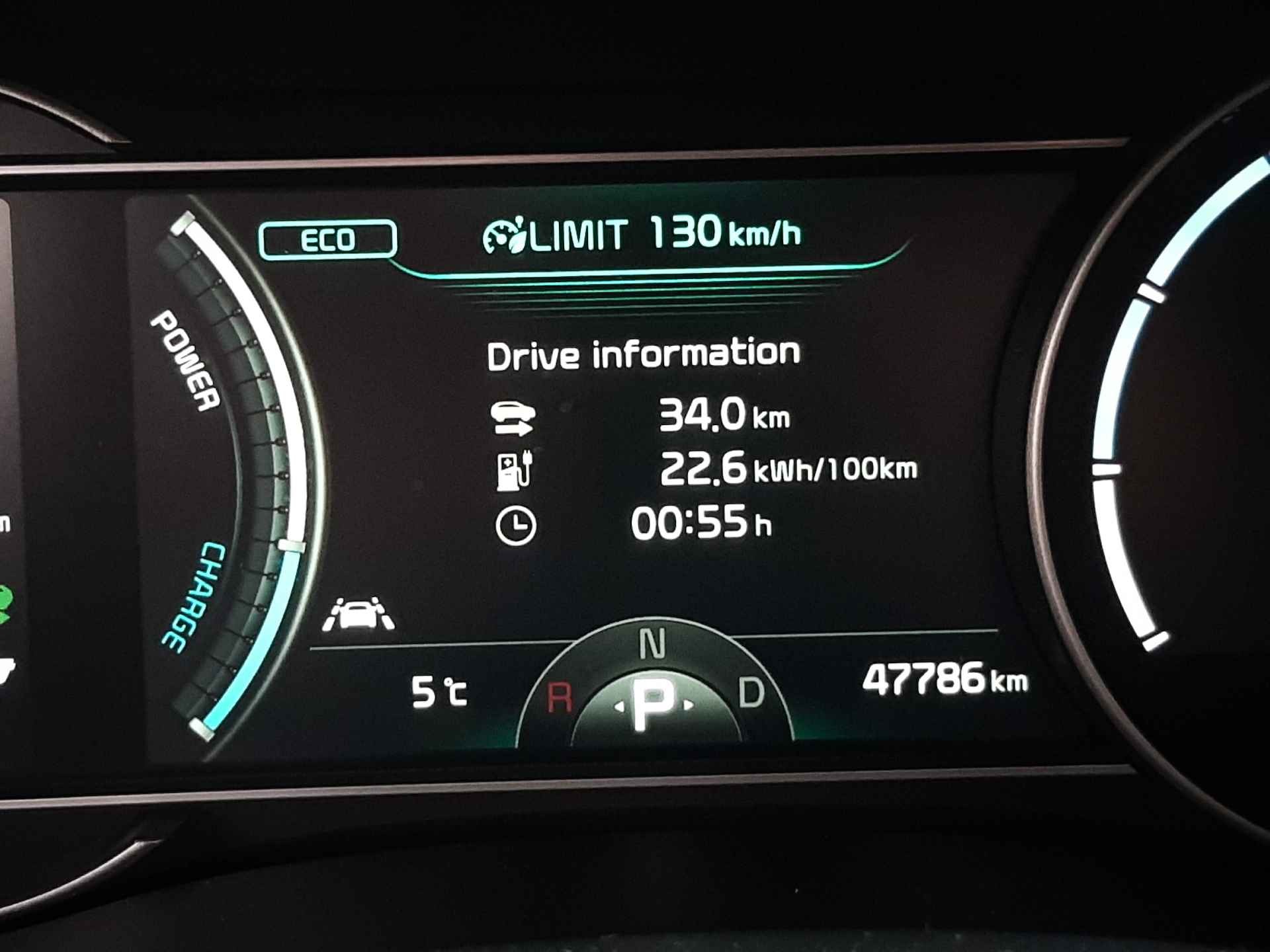 Kia e-Niro ExecutiveLine 64 kWh (204 PK) 1e-Eig. KIA-Dealer-Onderh. BOVAG-Garantie. NL-Auto. Leer, Navigatie/Apple-Carplay/Android-Auto, Adaptive-Cruisecontrol, Keyless-Entry/Start, Parkeersensoren-V+A, Achteruitrijcamera, Premium-A DAB, Voorstoelen-Gevent., Stoelverwarming-V+A, Stuurverwarming, Licht-Zicht-Pakket, Lm-Velgen-17Inch, Privacy-Glas - 19/43