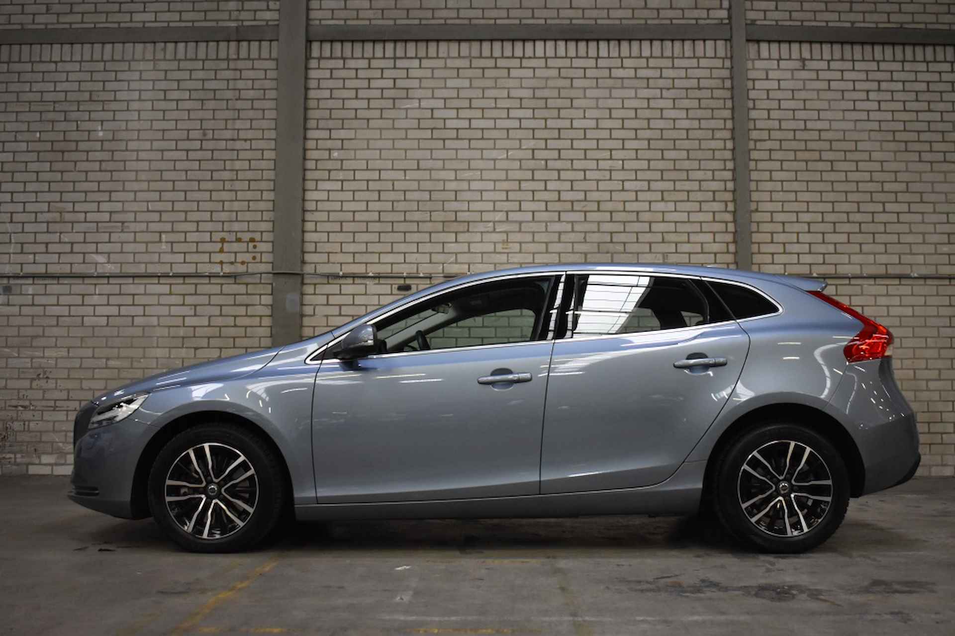 Volvo V40 T2 122PK AUT Nordic+ Luxury | Panoramadak | Camera | Leder - 6/29