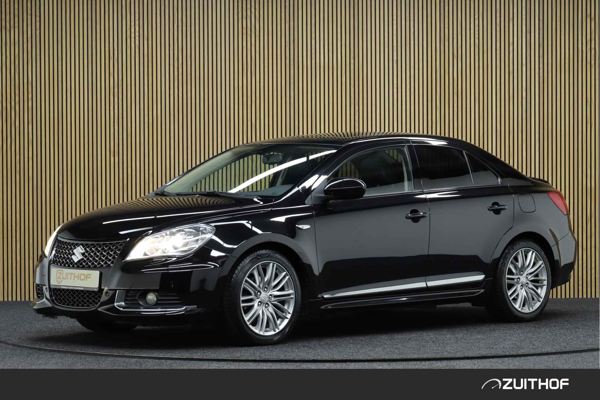 Suzuki Kizashi 2.4 AWD Sport | Trekhaak | Lederen Bekleding | Parkeerhulp | Panoramadak | Stoelverwarming | 4WD | All-season Banden | Cruise-control