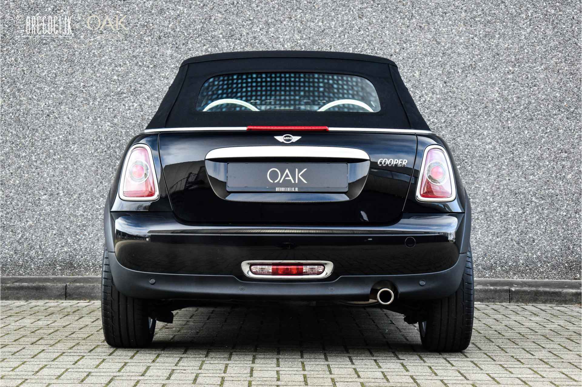 MINI Cabrio 1.6 Cooper Chili | Lounge Leder | Xenon | 17"LM | PDC | Stoelverwarming | Midnight Black - 12/21