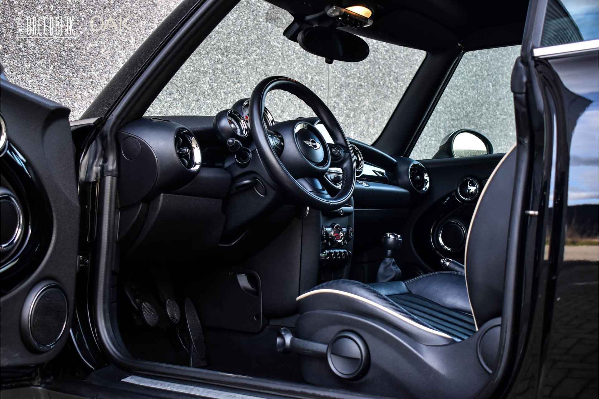 MINI Cabrio 1.6 Cooper Chili | Lounge Leder | Xenon | 17"LM | PDC | Stoelverwarming | Midnight Black - 14/21