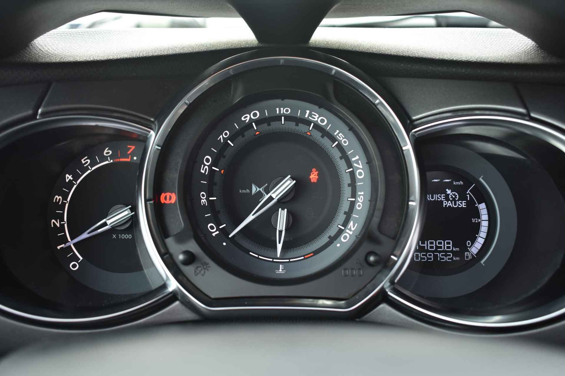 DS 3 Cabrio 1.2 PureTech Sport Chic | 130PK | LED Koplampen | Navigatie | Achteruitrijcamera | - 27/33