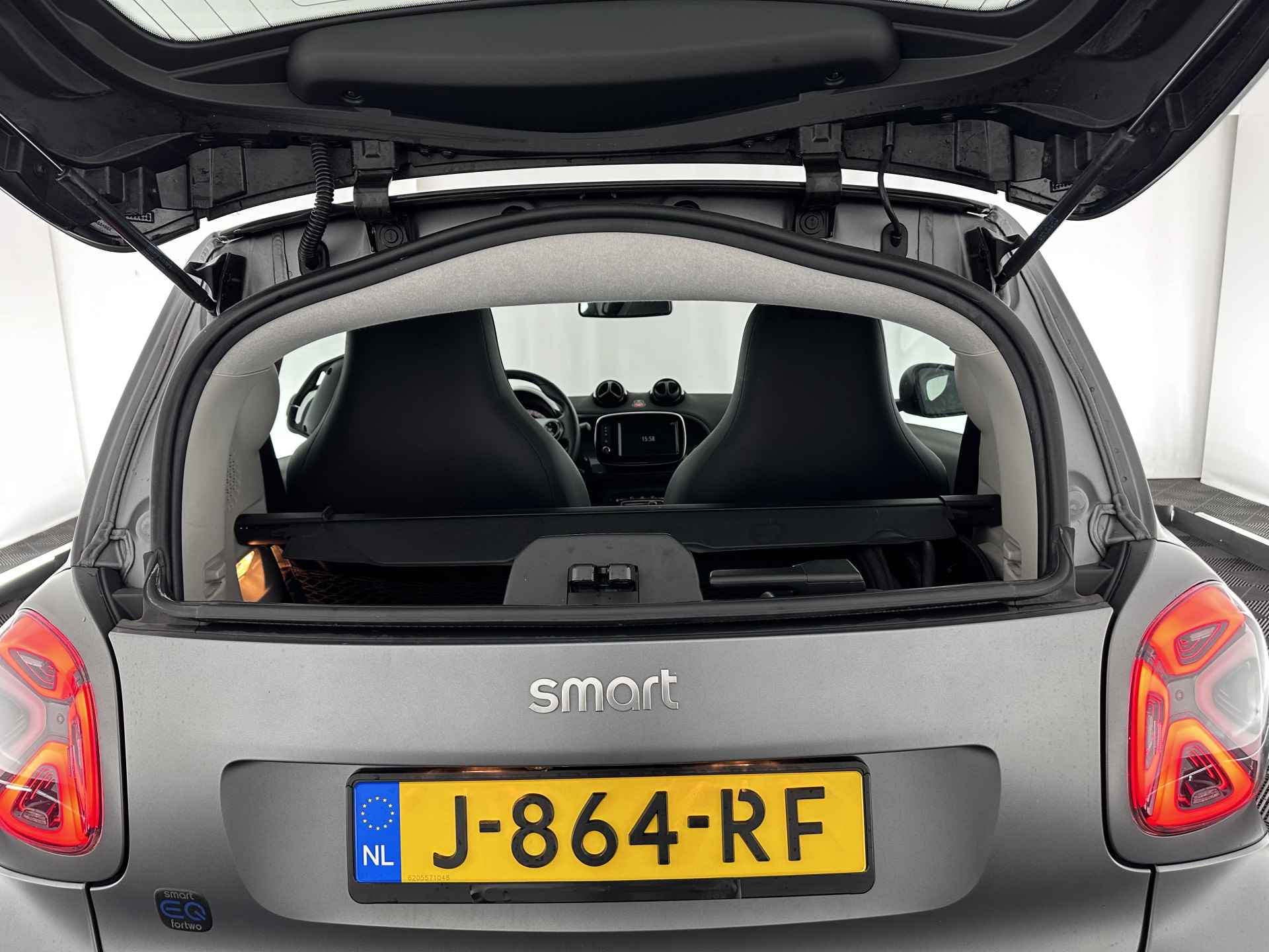 Smart Fortwo EQ Comfort PLUS 18 kWh [ 3-Fase ] Aut. *PANO | FULL-LED | VOLLEDER | NAVI-FULLMAP | CAMERA | BRABUS-WHEELS | AMBIENT-LIGHT | AIRCO | PDC | CRUISE | DAB | APP.CONNECT | COMFORT-SEATS | 16''ALU* - 9/30