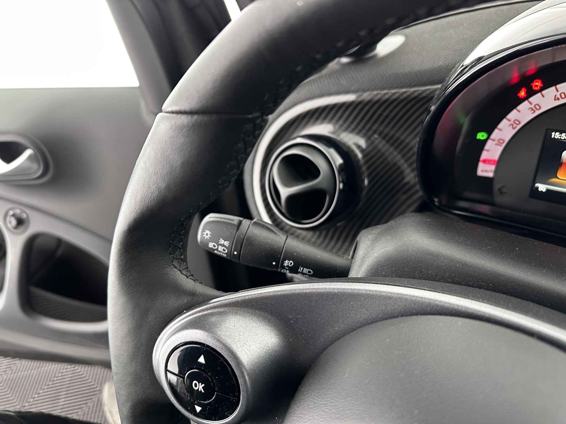 Smart Fortwo EQ Comfort PLUS 18 kWh [ 3-Fase ] Aut. *PANO | FULL-LED | VOLLEDER | NAVI-FULLMAP | CAMERA | BRABUS-WHEELS | AMBIENT-LIGHT | AIRCO | PDC | CRUISE | DAB | APP.CONNECT | COMFORT-SEATS | 16''ALU* - 20/30