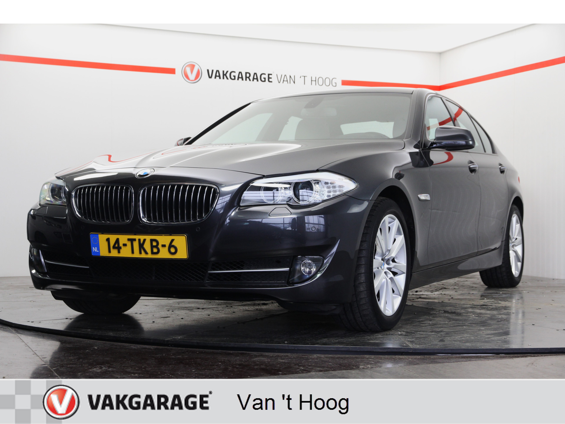 BMW 5 Serie 523i High Executive,Leder,Xenon,18" Lm bij viaBOVAG.nl