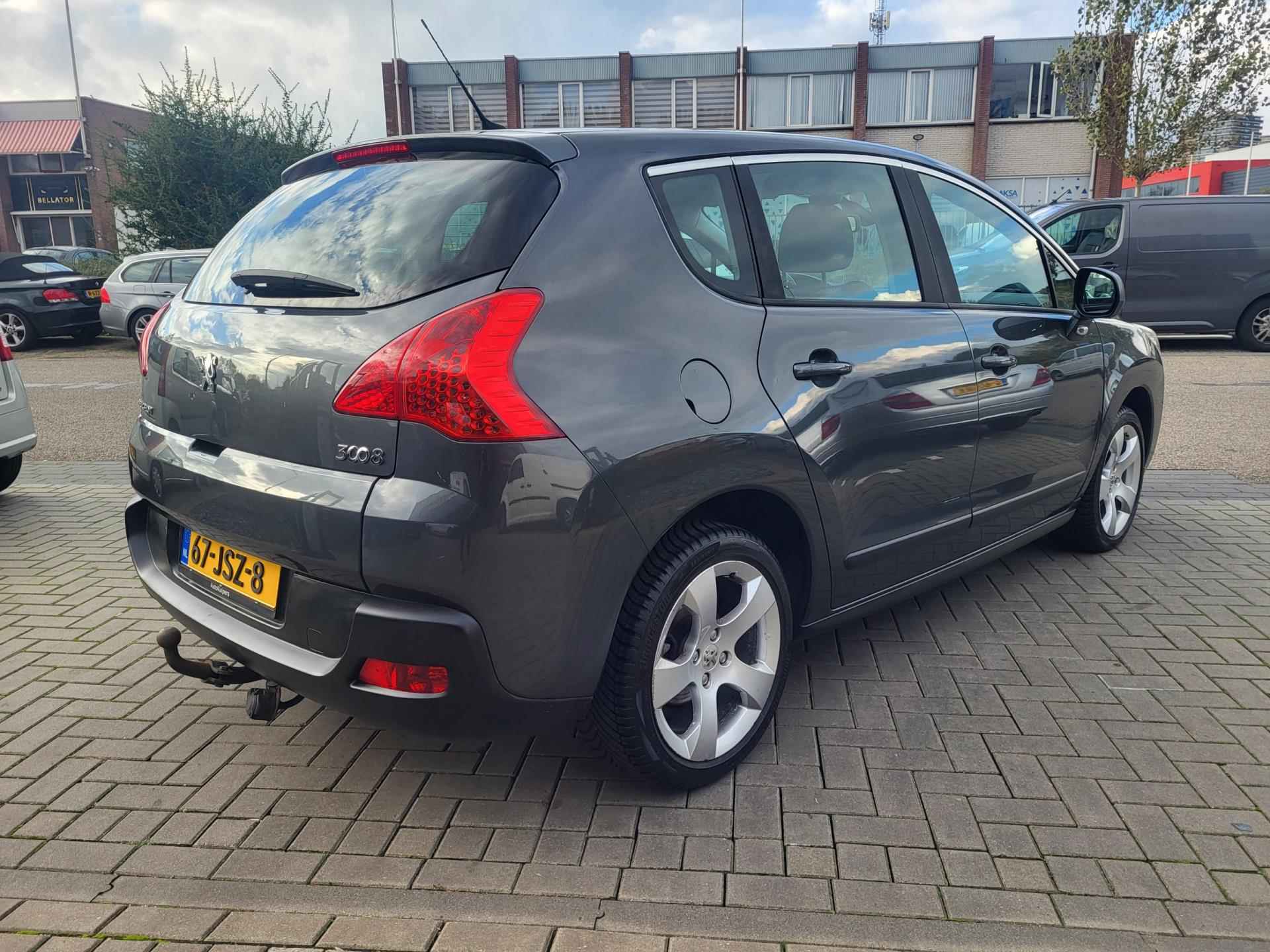 Peugeot 3008 1.6 VTi Première - 8/27