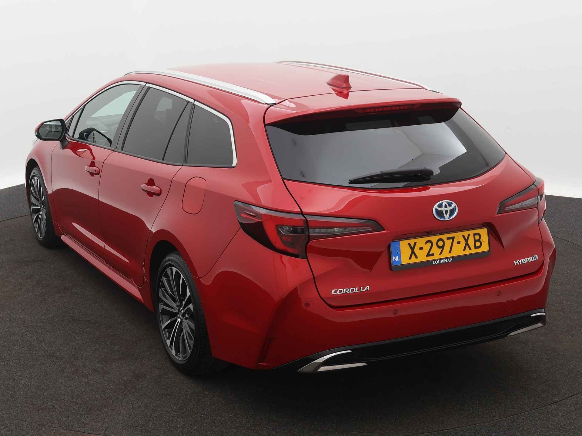 Toyota Corolla Touring Sports 1.8 Hybrid 140 First Edition | Navigatie | Parkeercamera + Sensoren | Stoelverwarming | - 17/46