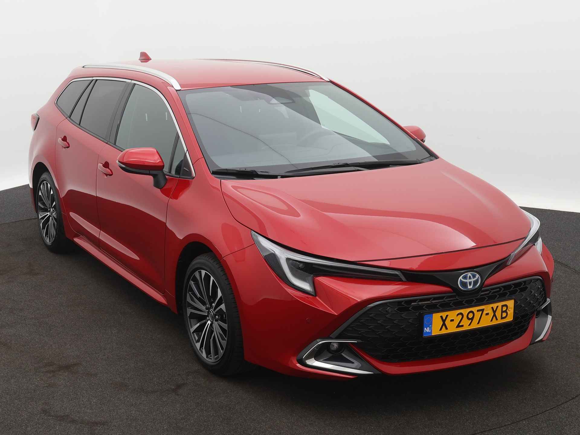 Toyota Corolla Touring Sports 1.8 Hybrid 140 First Edition | Navigatie | Parkeercamera + Sensoren | Stoelverwarming | - 29/46