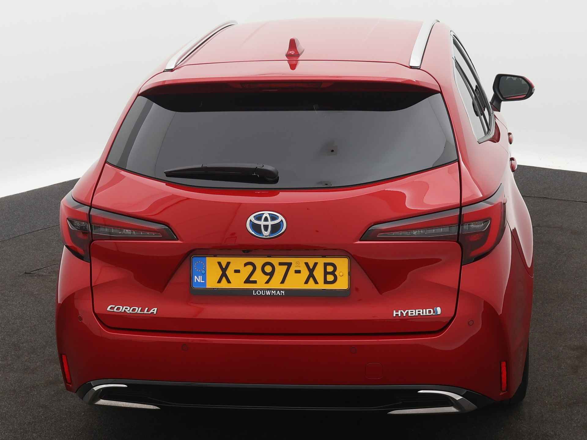 Toyota Corolla Touring Sports 1.8 Hybrid 140 First Edition | Navigatie | Parkeercamera + Sensoren | Stoelverwarming | - 30/46