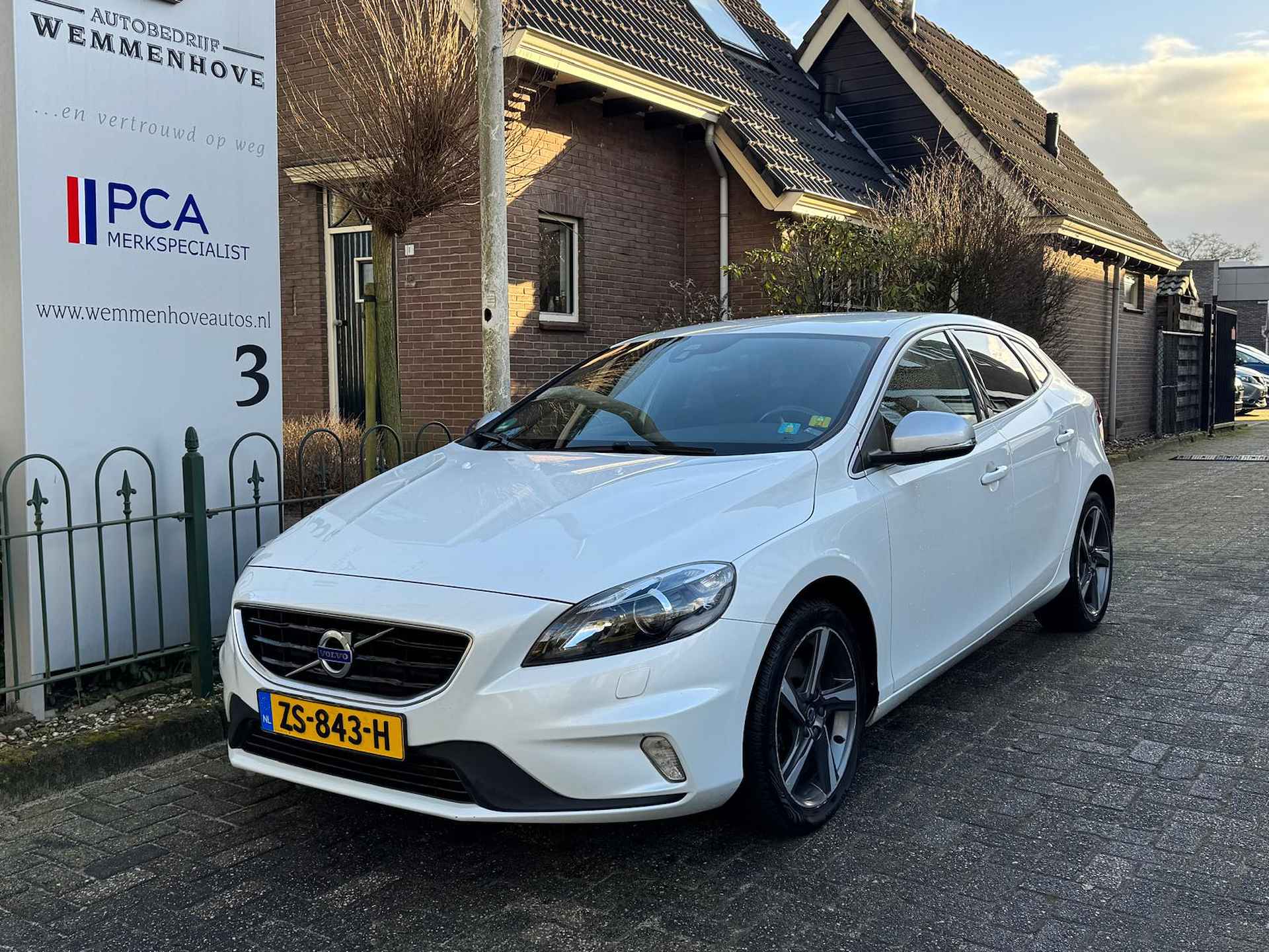 Volvo V40 2.0 T2 Ocean Race - 4/40