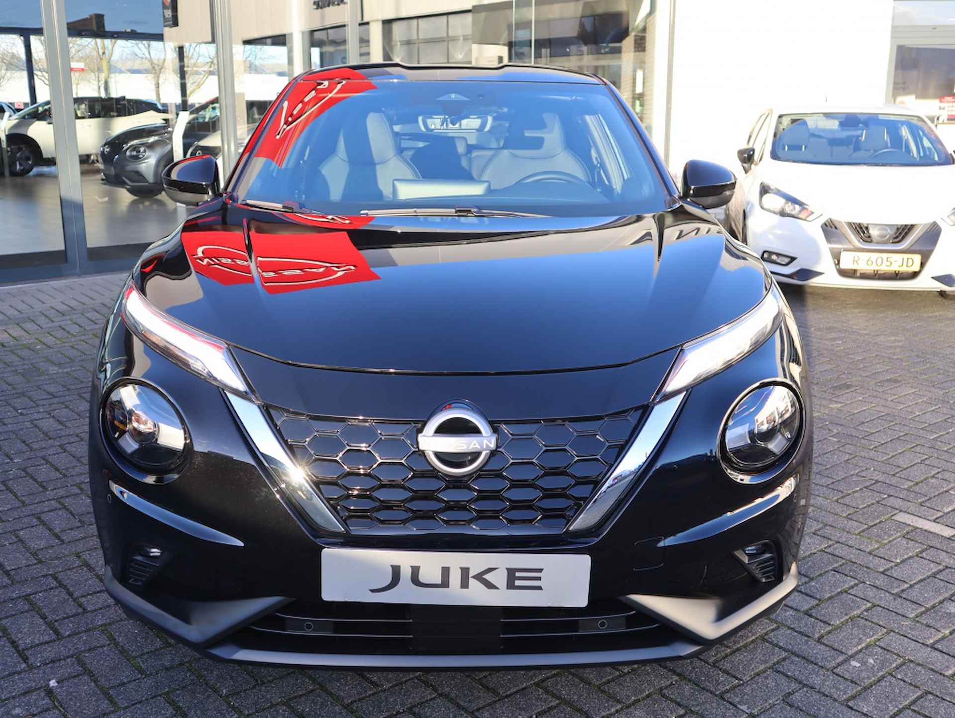 Nissan Juke 1.6 Hybrid. 143PK / Automaat / N-Connecta / Apple carplay / - 8/26