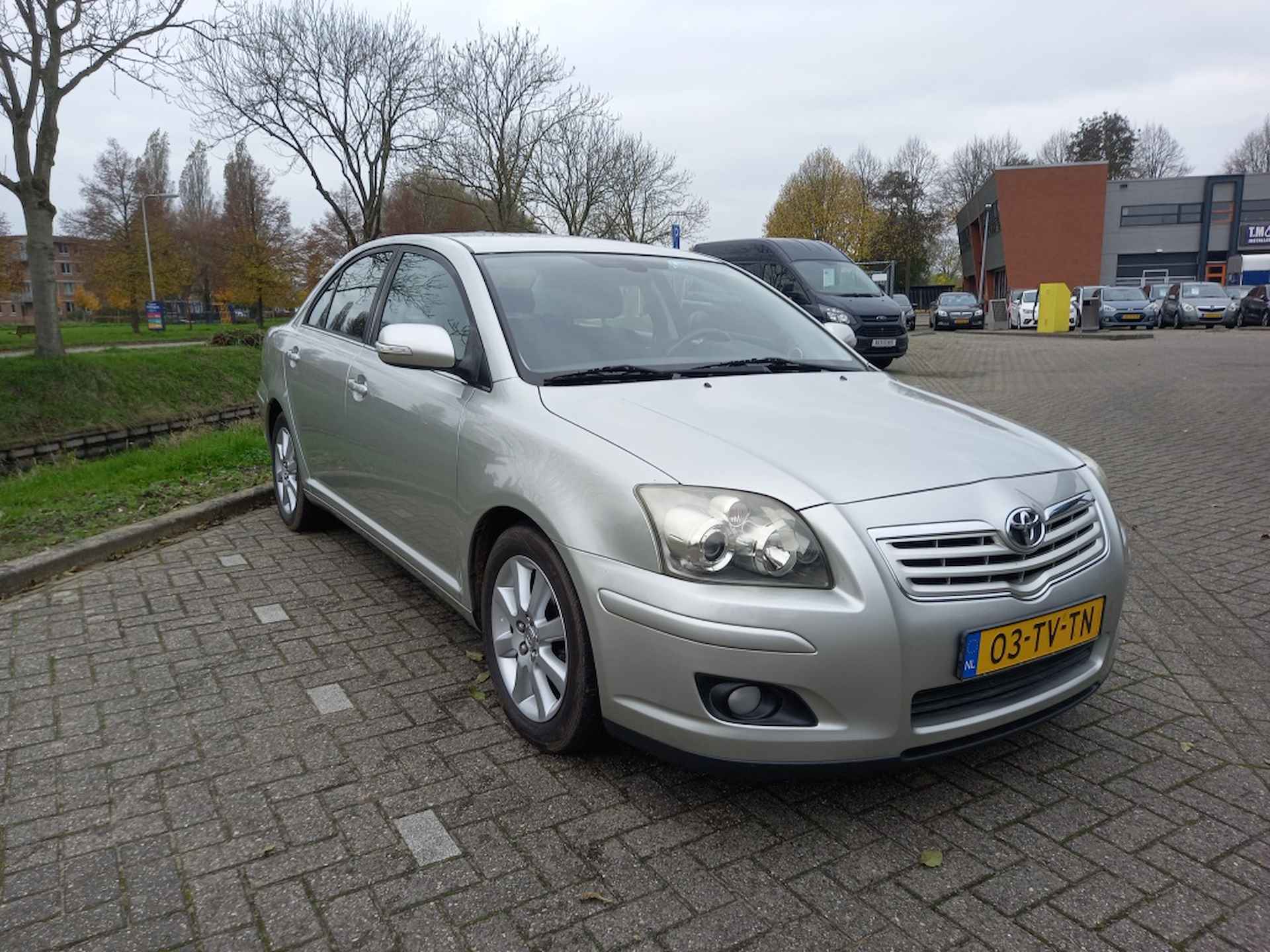 Toyota Avensis 1.8 VVTi Luna - 2/13