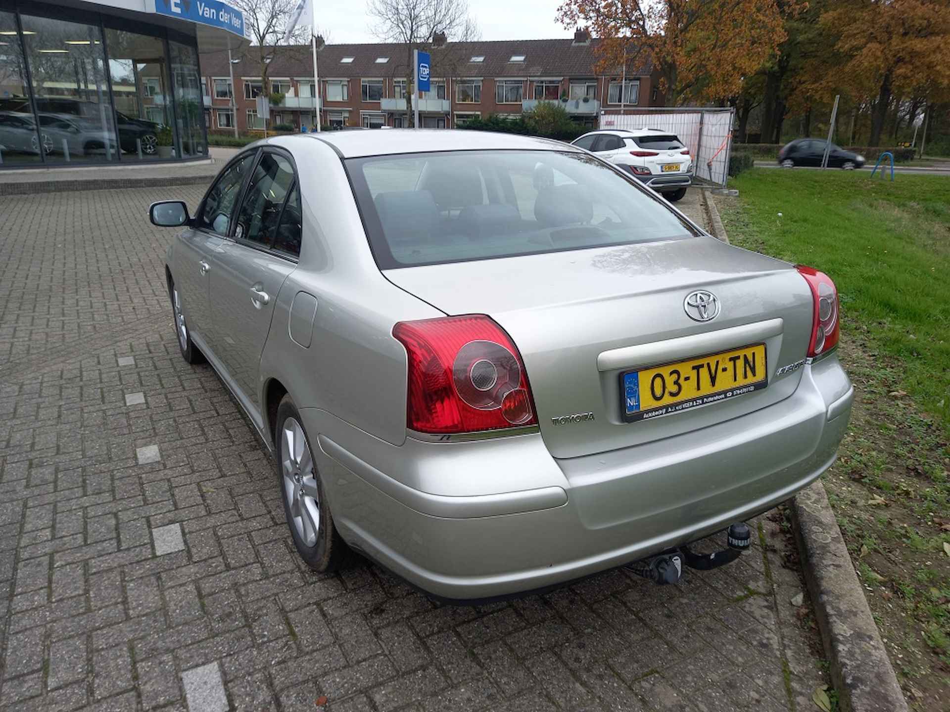 Toyota Avensis 1.8 VVTi Luna - 4/13