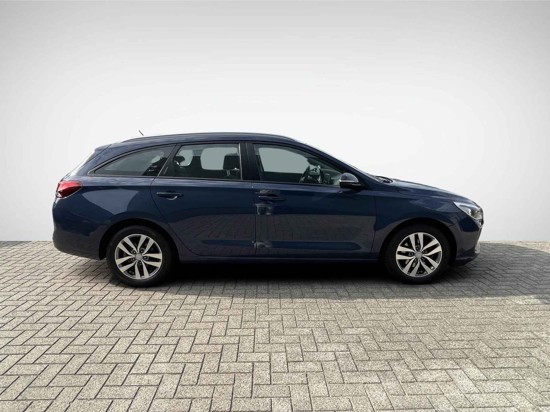 Hyundai i30 Wagon 1.0 T-GDI i-Motion | Airconditioning | LM Velgen | Cruise Control | Park. Sensor | Radio-MP3 Speler | Rijklaarprijs! - 3/25