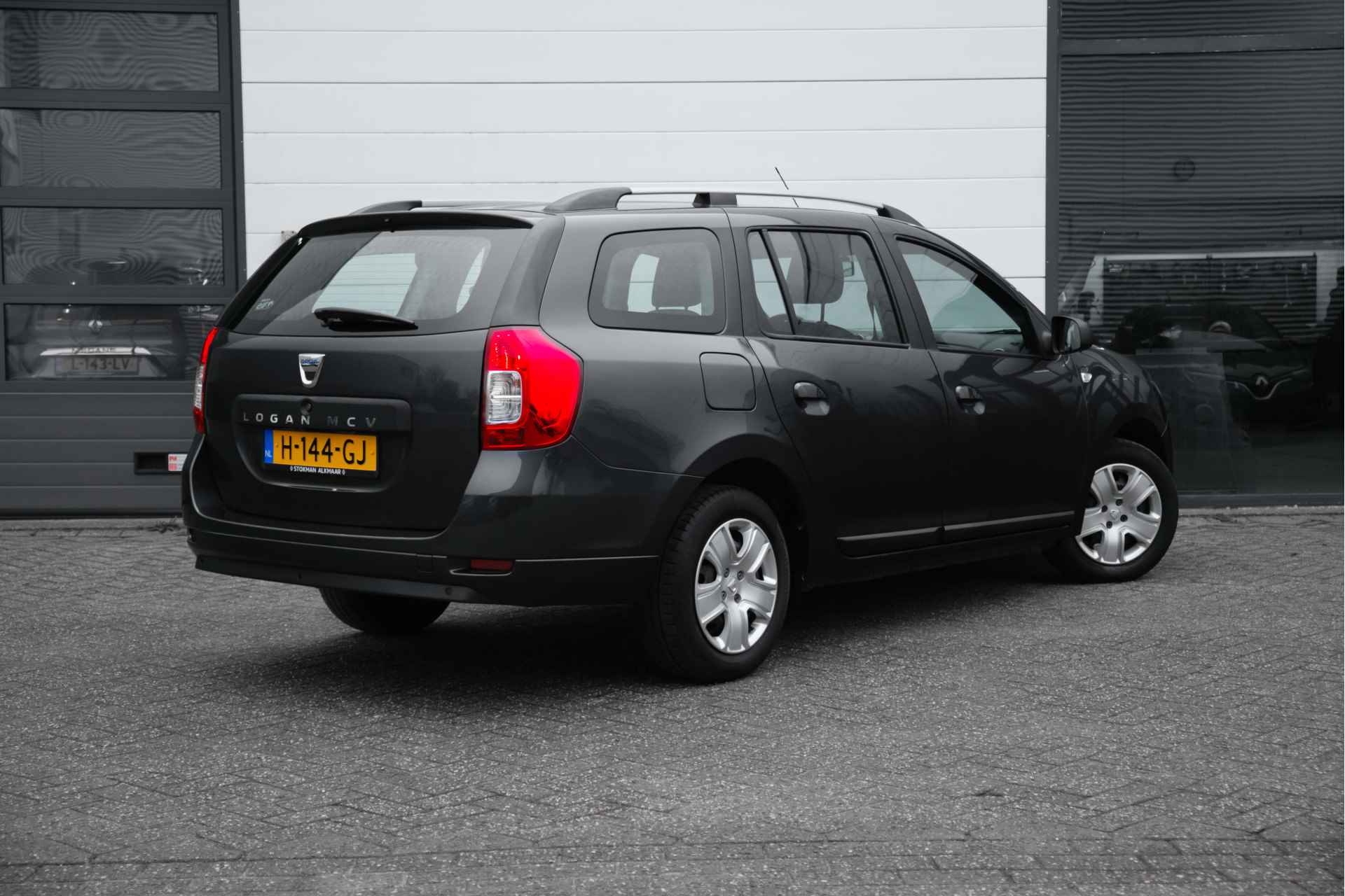 Dacia Logan MCV 0.9 TCe Laureate | Camera achter | NAVI | ramen voor elektrisch bedienbaar | | incl. Bovag rijklaarpakket met 12 maanden garantie | - 2/35