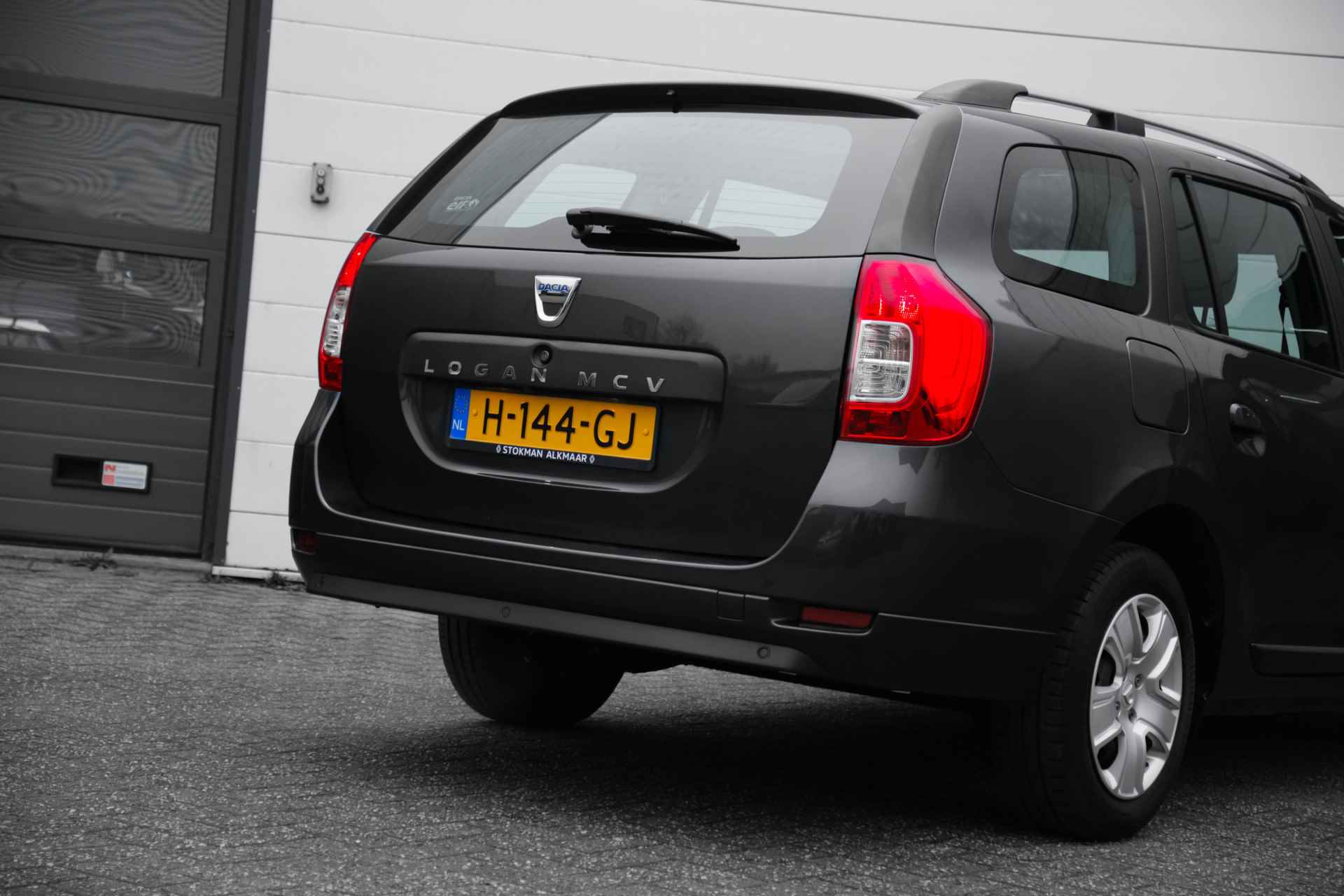 Dacia Logan MCV 0.9 TCe Laureate | Camera achter | NAVI | ramen voor elektrisch bedienbaar | | incl. Bovag rijklaarpakket met 12 maanden garantie | - 18/35