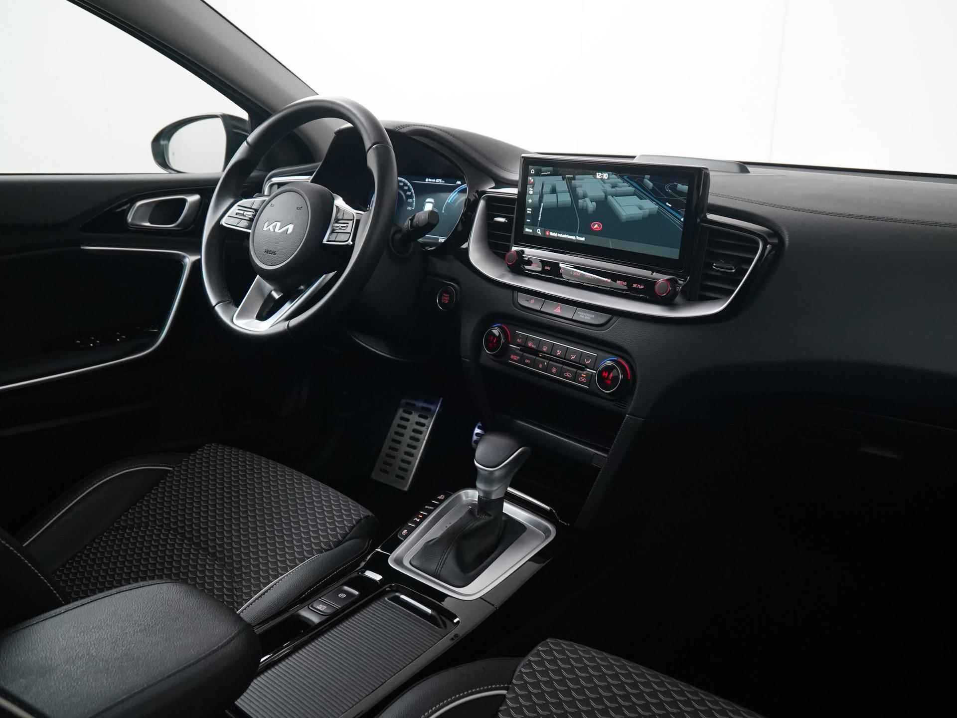 Kia XCeed 1.6 GDi PHEV DynamicPlusLine | Panoramadak | Camera | Carplay | Zondag Open! - 2/39