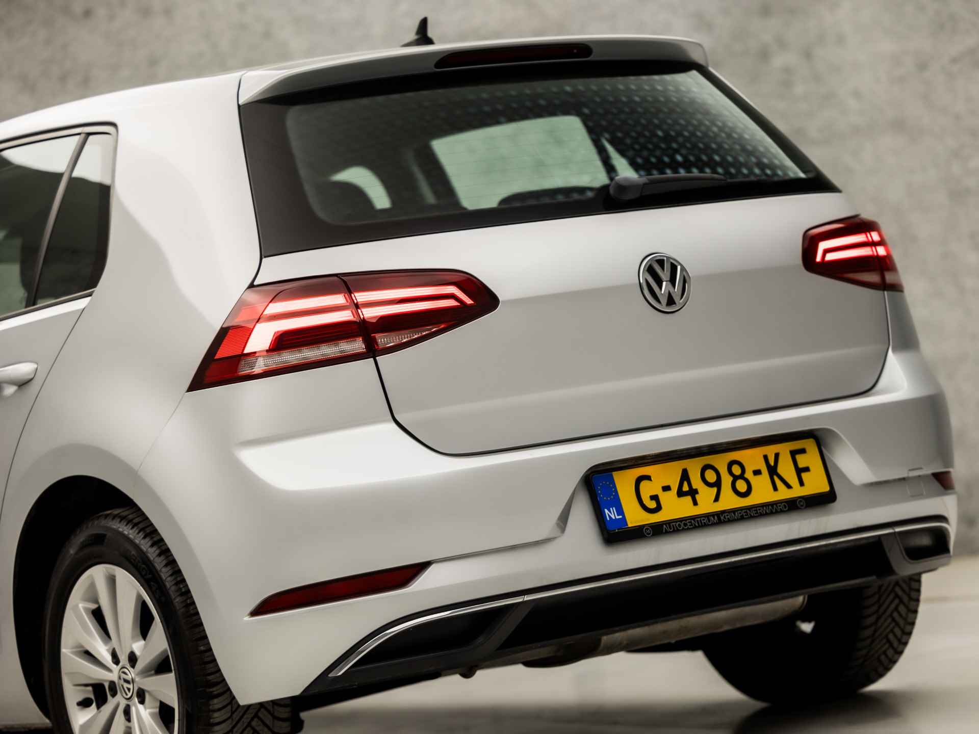 Volkswagen Golf 1.6 TDI Sportline (GROOT NAVI, CLIMATE, STOELVERWARMING, ADAPTIVE CRUISE, SPORTSTOELEN, LM VELGEN, ARMSTEUN, NIEUWE APK, NIEUWSTAAT) - 13/32