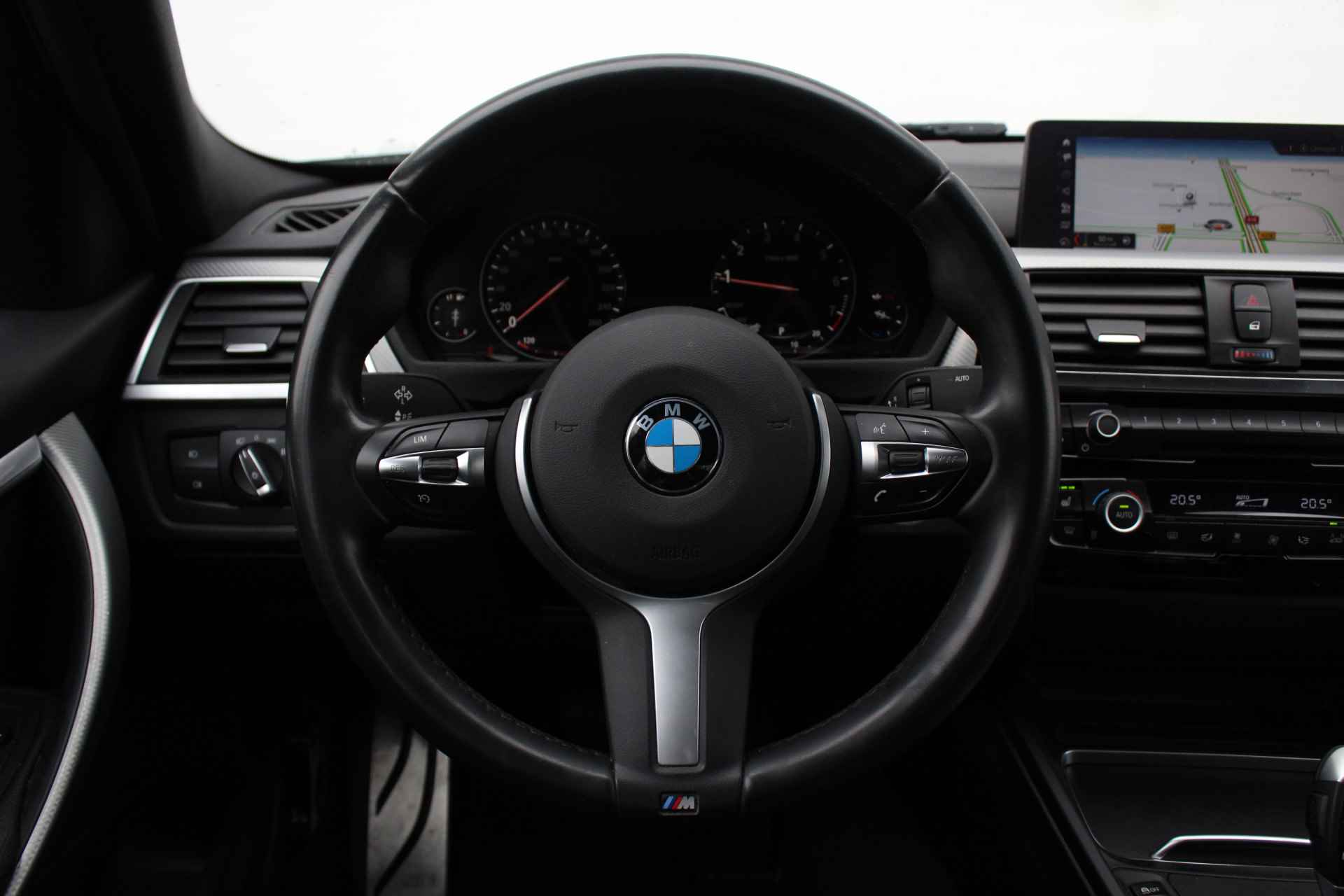 BMW 3 Serie 318i Executive M Sport Automaat / Sportstoelen / LED / Navigatie Professional / M Sportonderstel / Stoelverwarming / Leder - 8/31